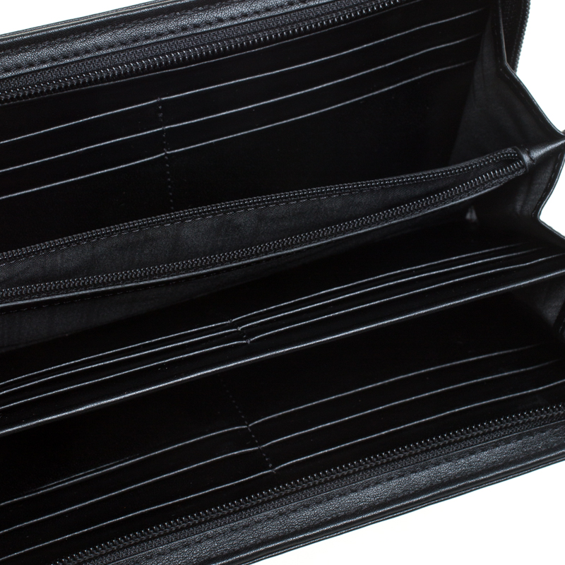 

TUMI Black Leather Zip Around Travel Wallet
