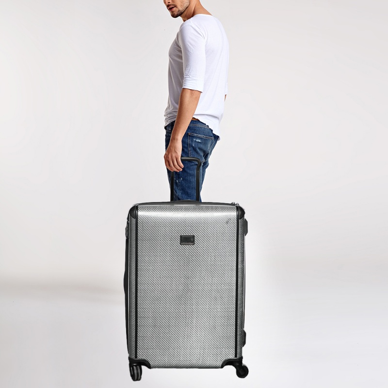 

TUMI Grey Carbon Fiber Effect Extended Trip Tegra Lite Luggage