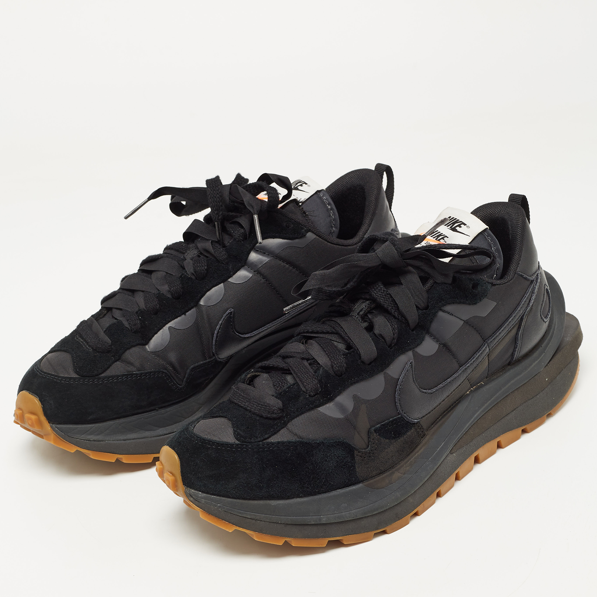 

SACAI X Nike Vaporwaffle Black Nylon and Suede Gum Athletic Sneakers Size
