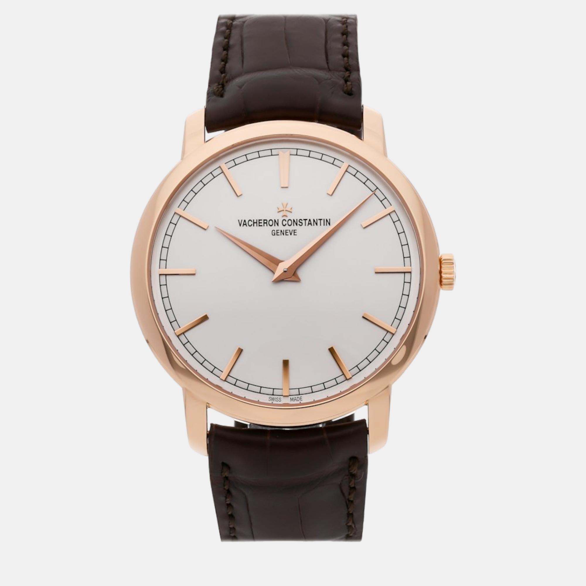 A timeless silhouette made of high quality materials and packed with precision and luxury makes this wristwatch the perfect choice for a sophisticated finish to any look. It is a grand creation to elevate the everyday experience.