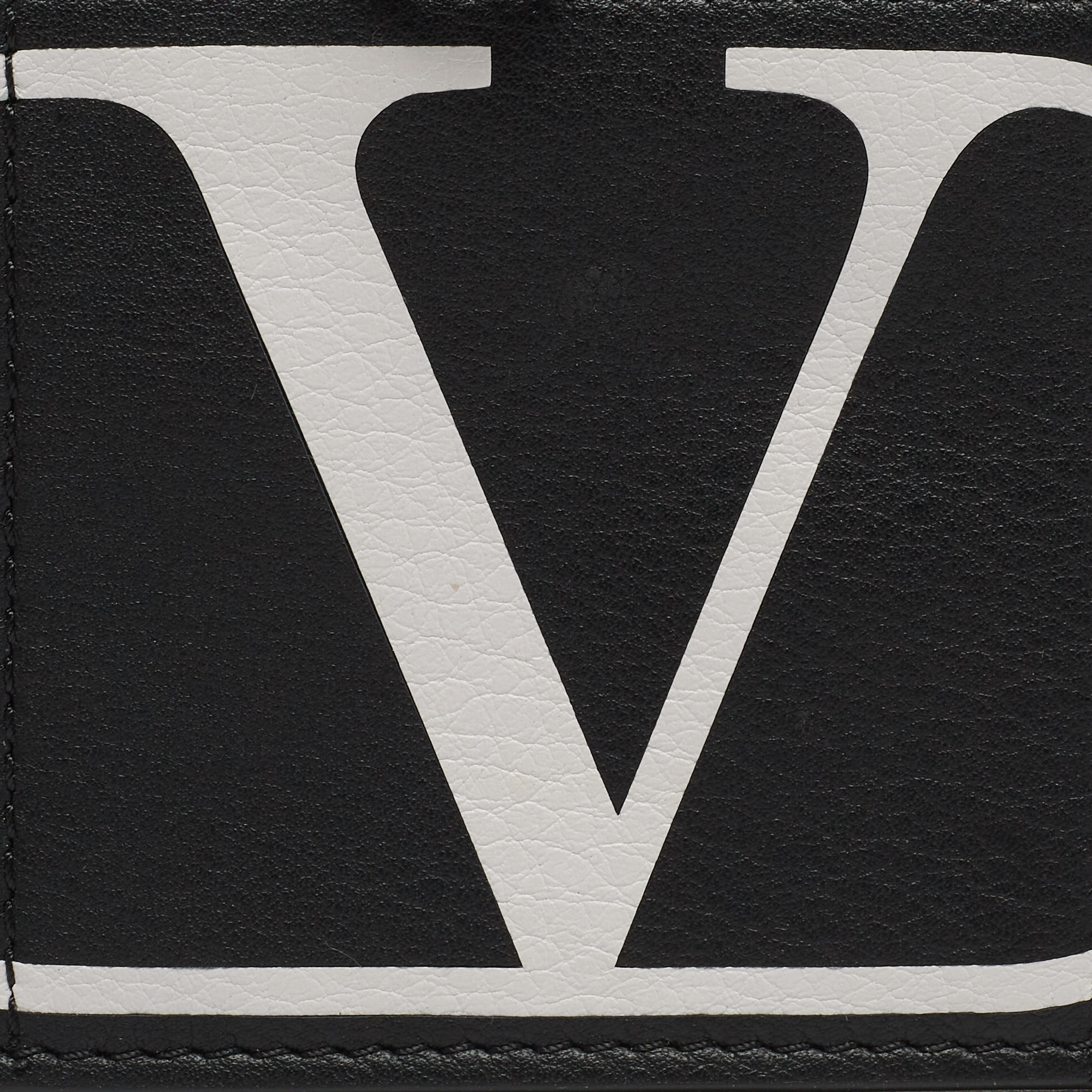 

Valentino Black/White Leather VLogo iPhone X/XS Case and Card Holder with Strap