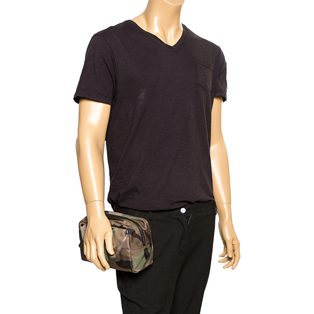 

Valentino Army Green Nylon Camouflage Rockstud Toiletry Bag