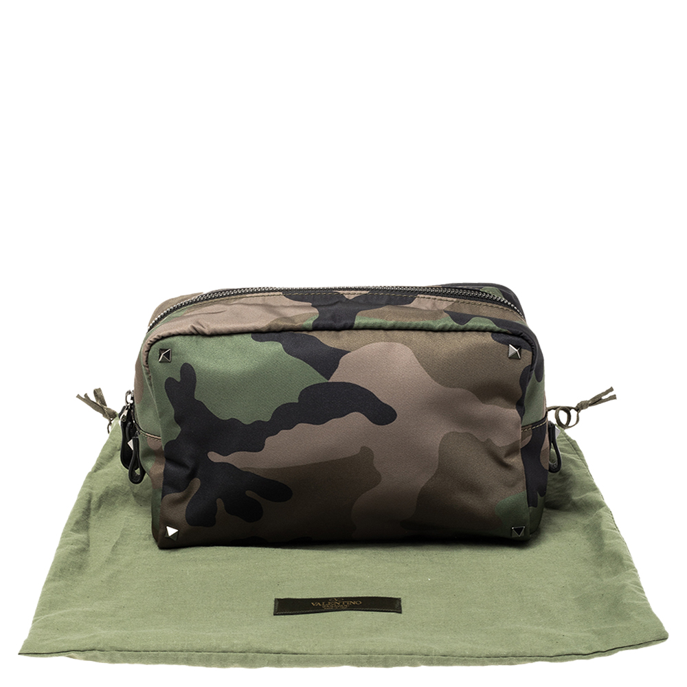 

Valentino Army Green Nylon Camouflage Rockstud Toiletry Bag