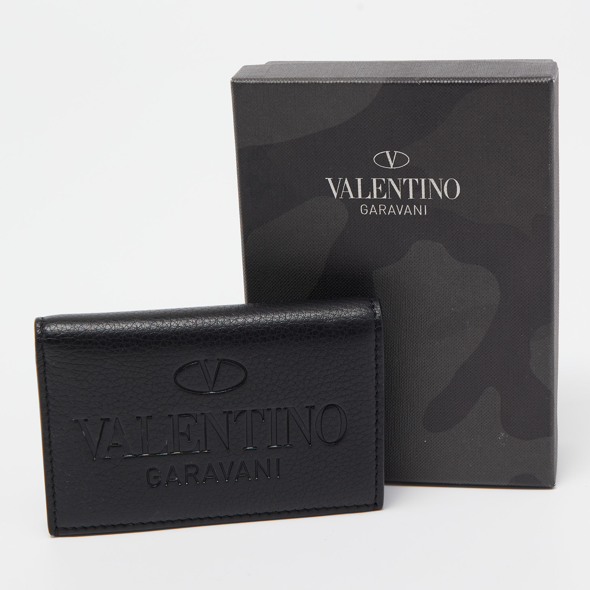 

Valentino Black Logo Embossed Leather Bifold Card Case