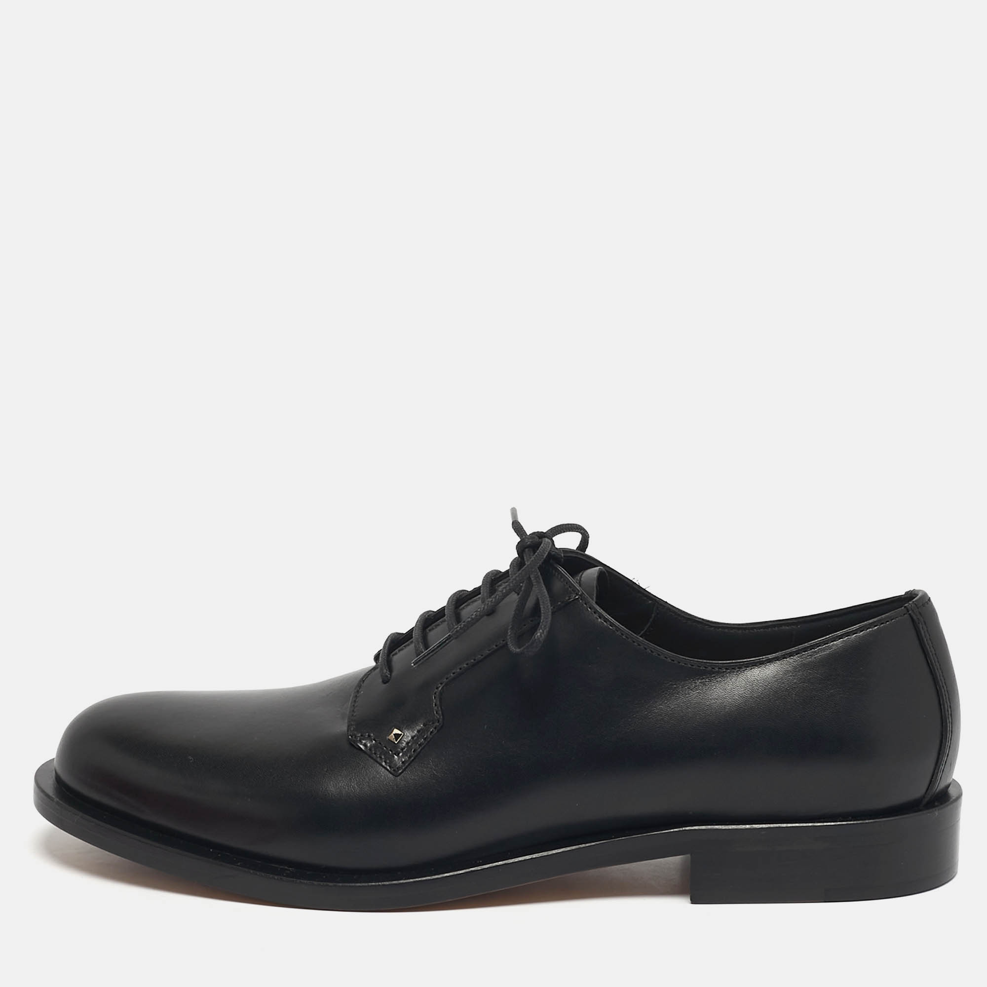 

Valentino Size  Black Leather Derby
