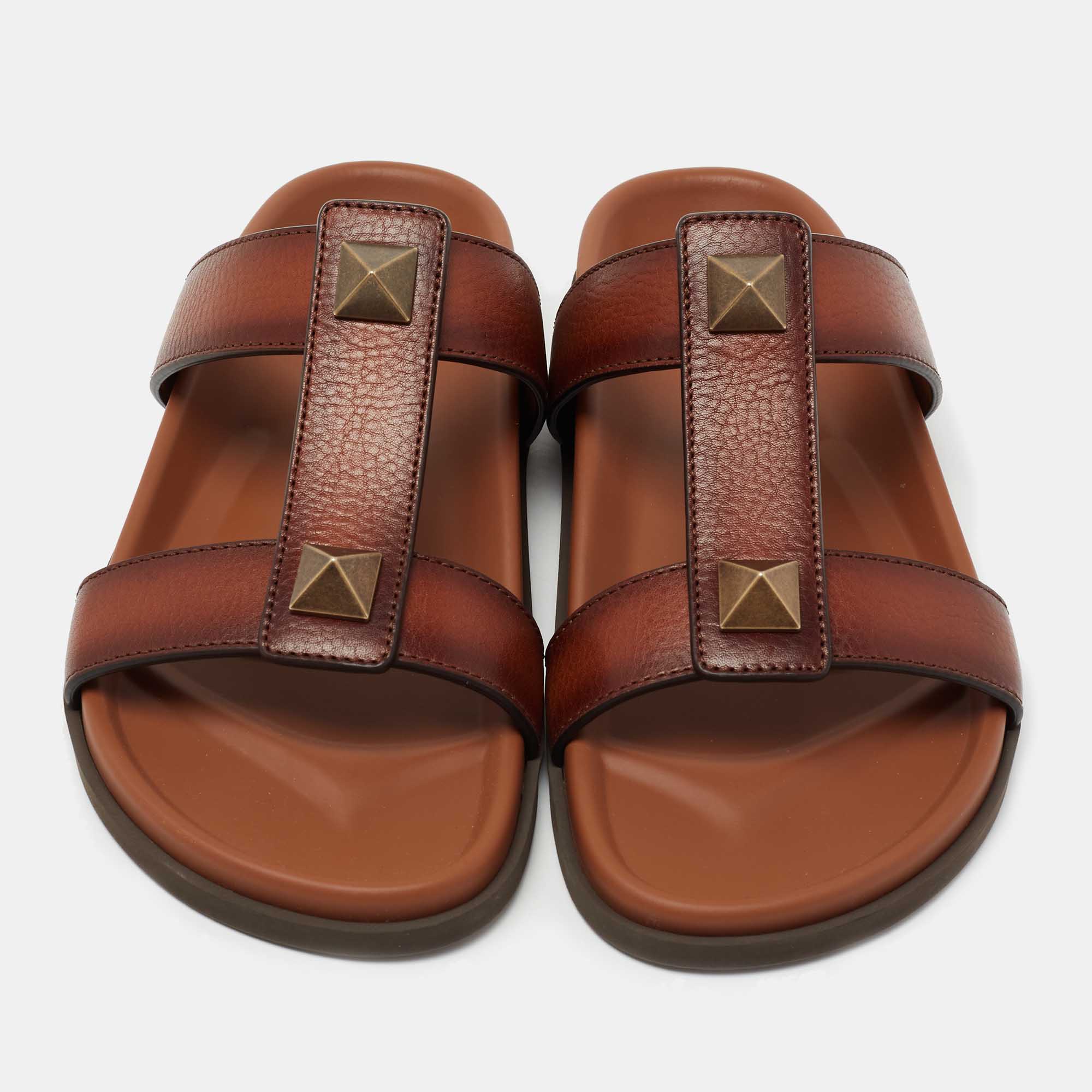 

Valentino Tan/Deep Antique Roman Stud Slides Size