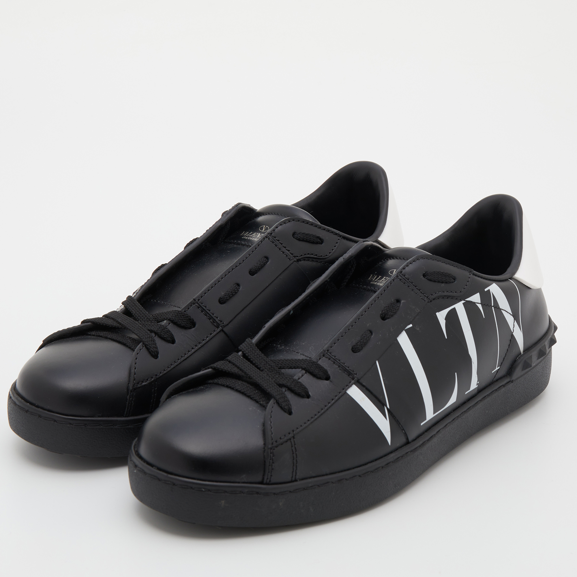 

Valentino Black/White Leather VLTN Rockstud Low Top Sneakers Size