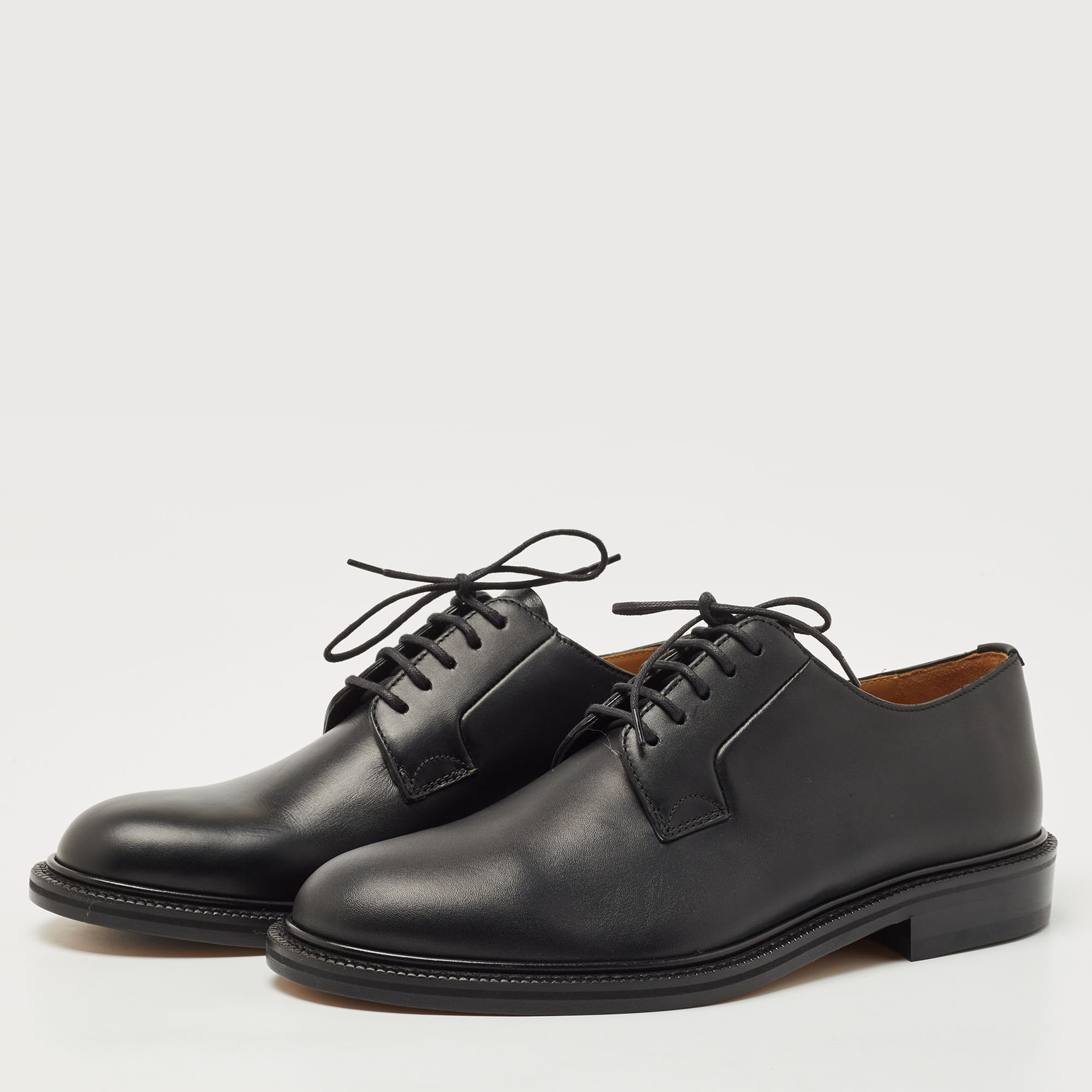 

Valentino Black Leather Lace Up Derby Size