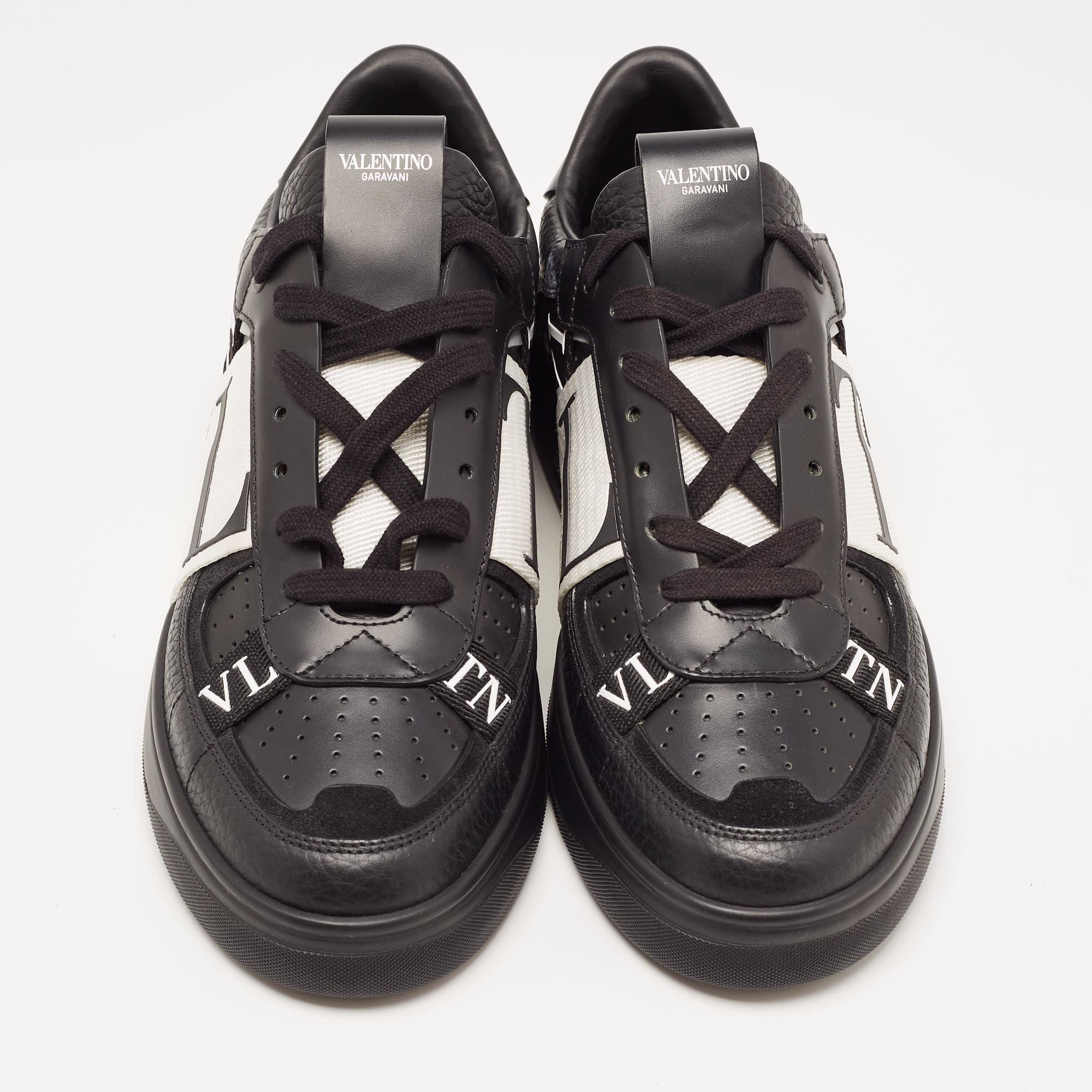 

Valentino Black/White Leather VL7N Low Top Sneaker Size