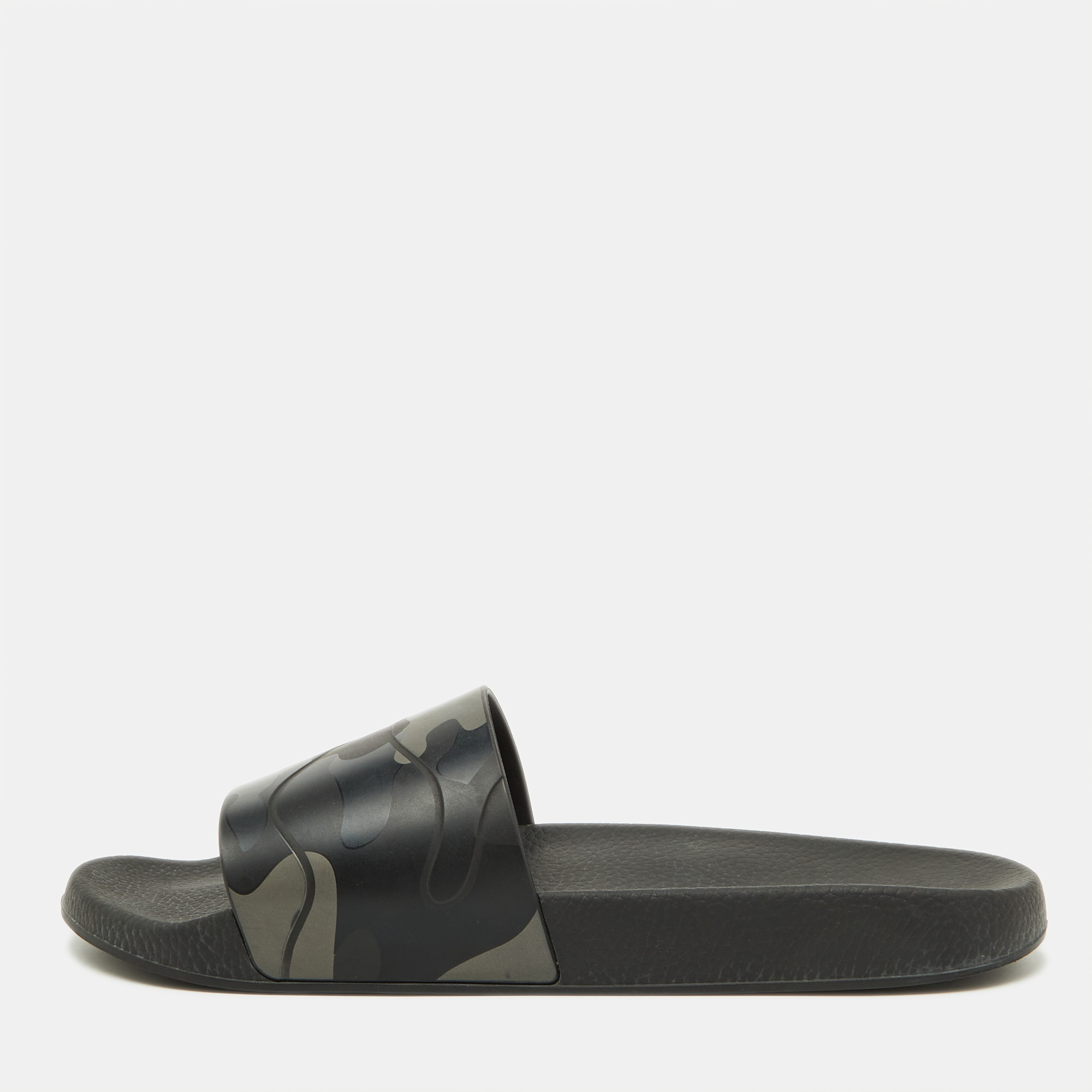 

Valentino Black Camo Print Rubber Flat Pool Slides Size