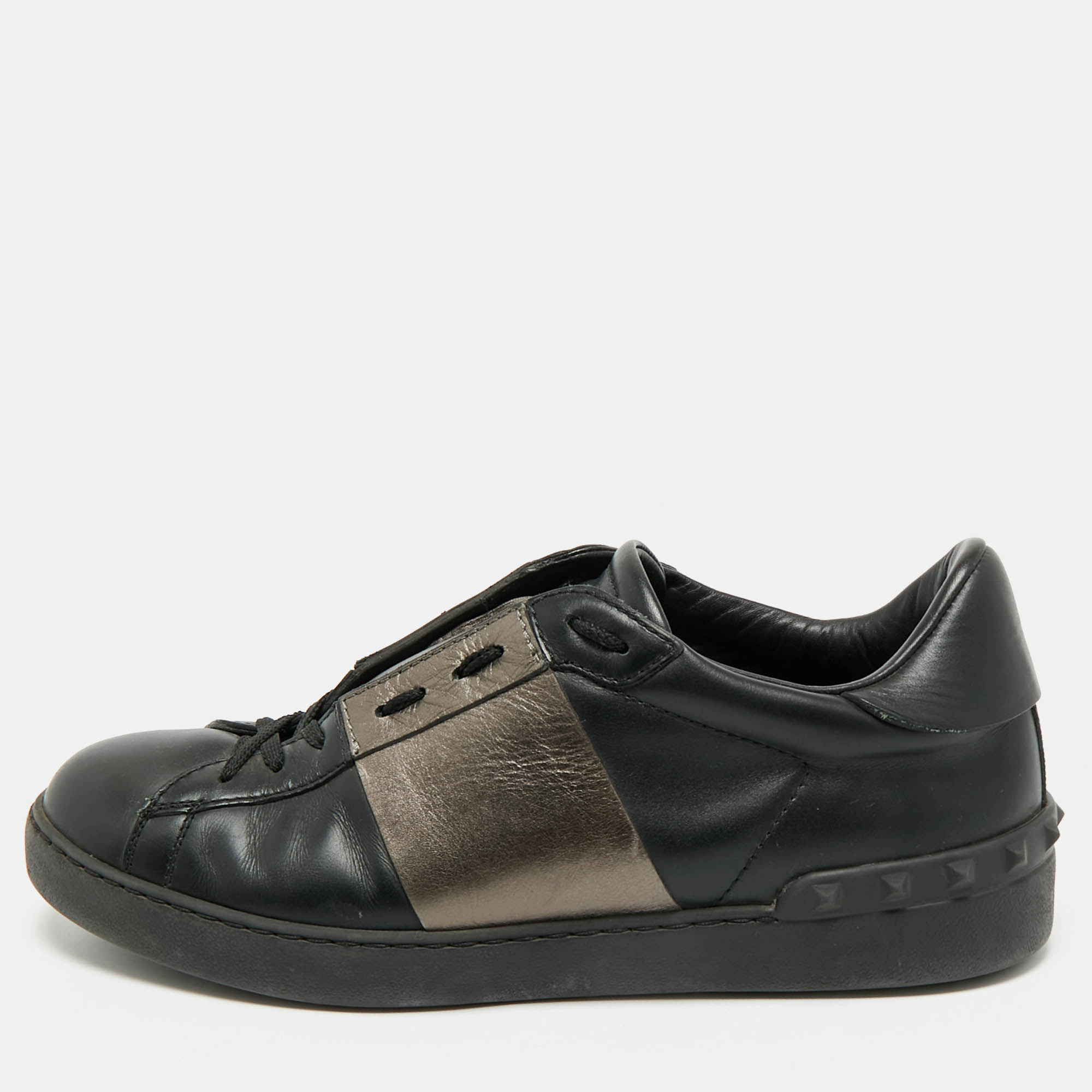 

Valentino Black/Metallic Leather Rockstud Lace Low Top Sneakers Size