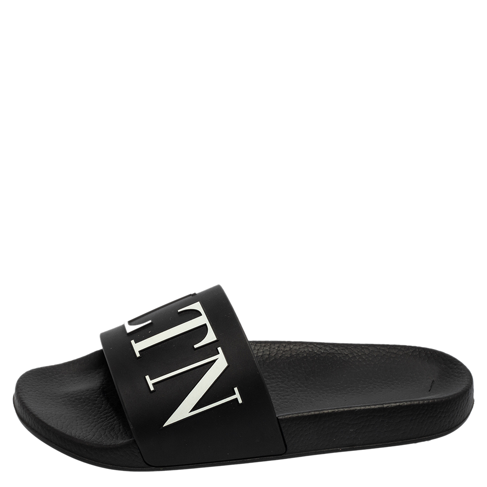 

Valentino Black Rubber VLTN Pool Slide Flat Size