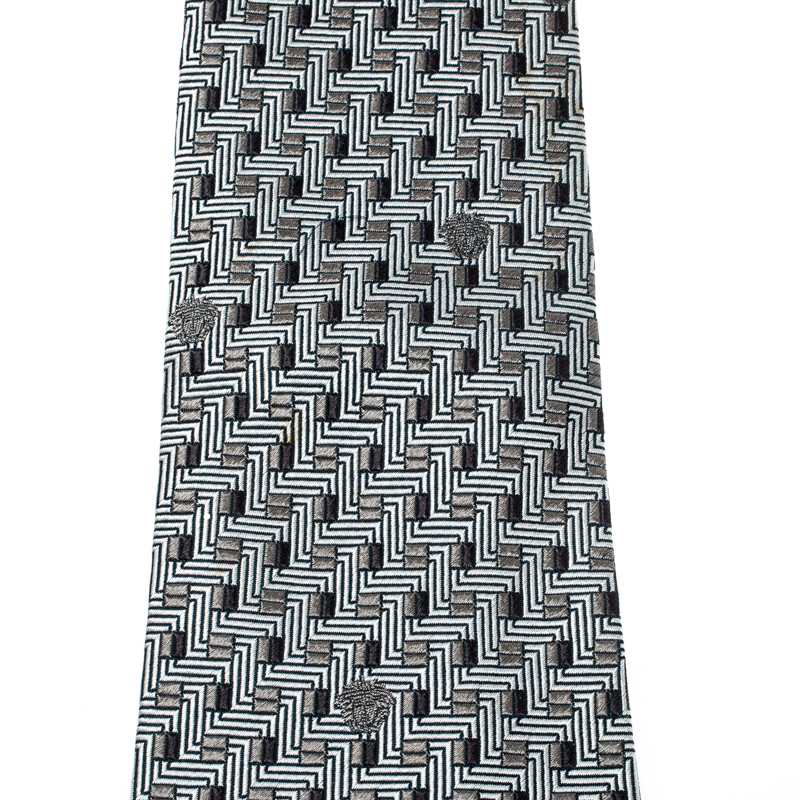 

Gianni Versace Vintage Grey Patterned Silk Jacquard Tie