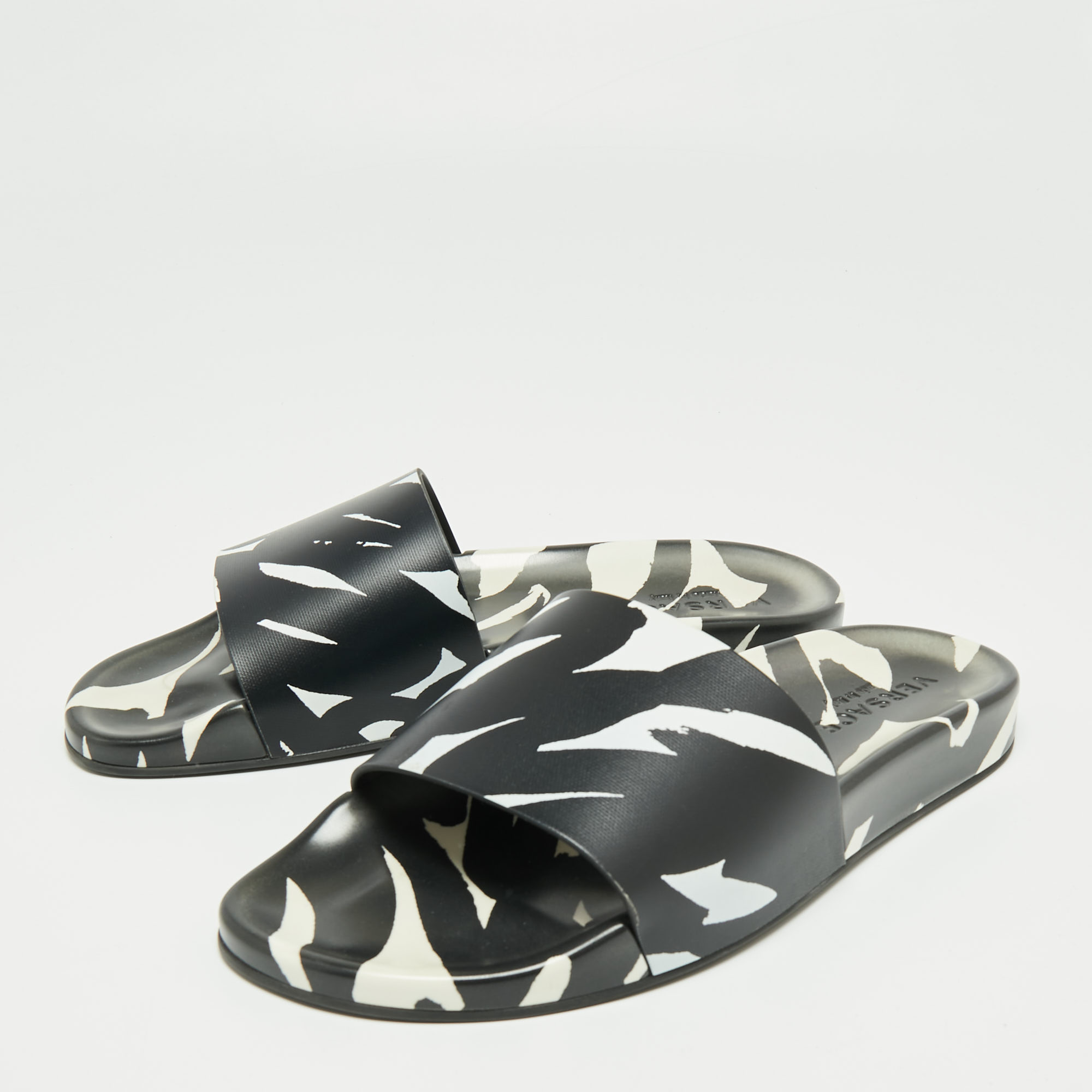 

Versace Black/White Rubber Print Slide Sandals Size