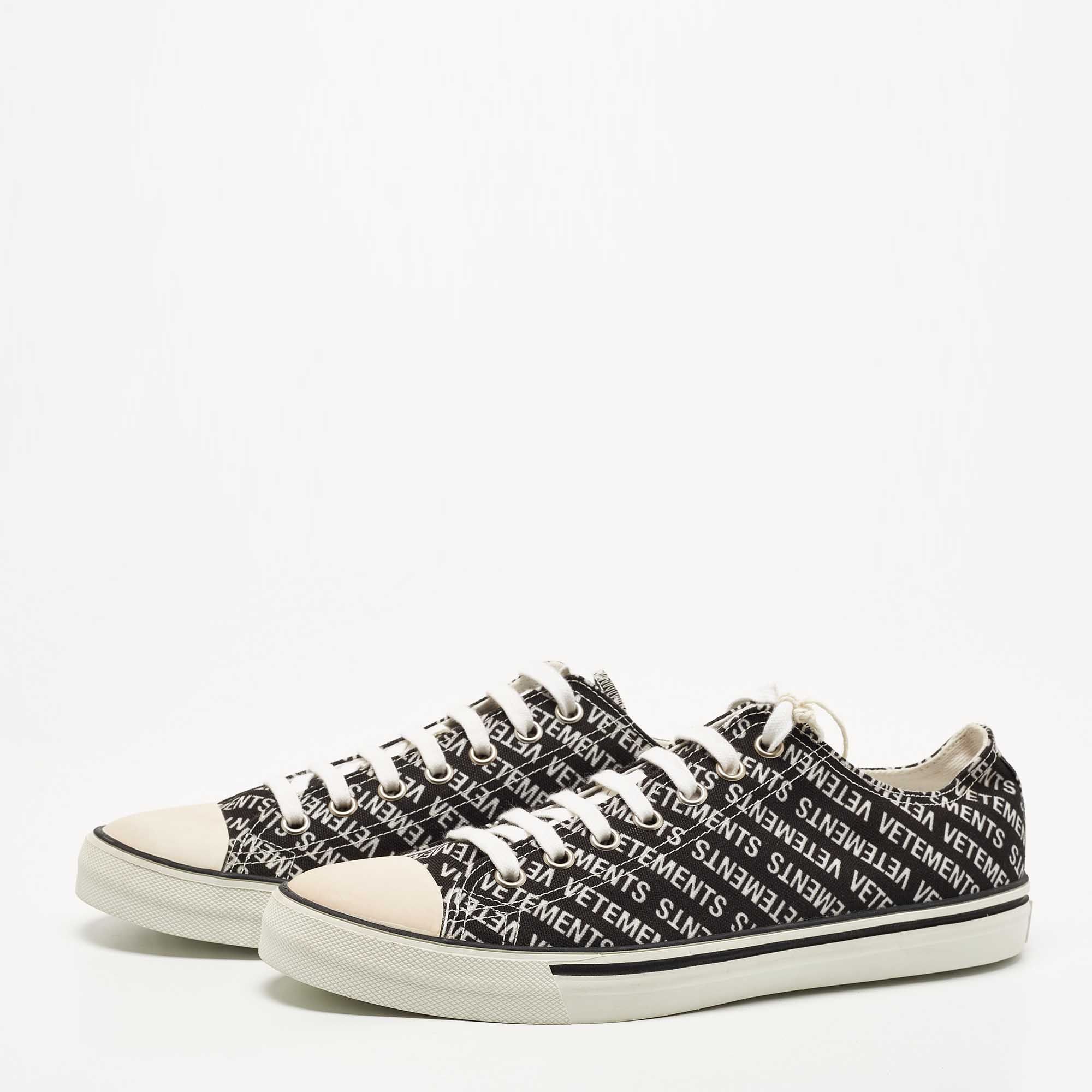

Vetements Black/White Logo Print Canvas Low Top Sneakers Size