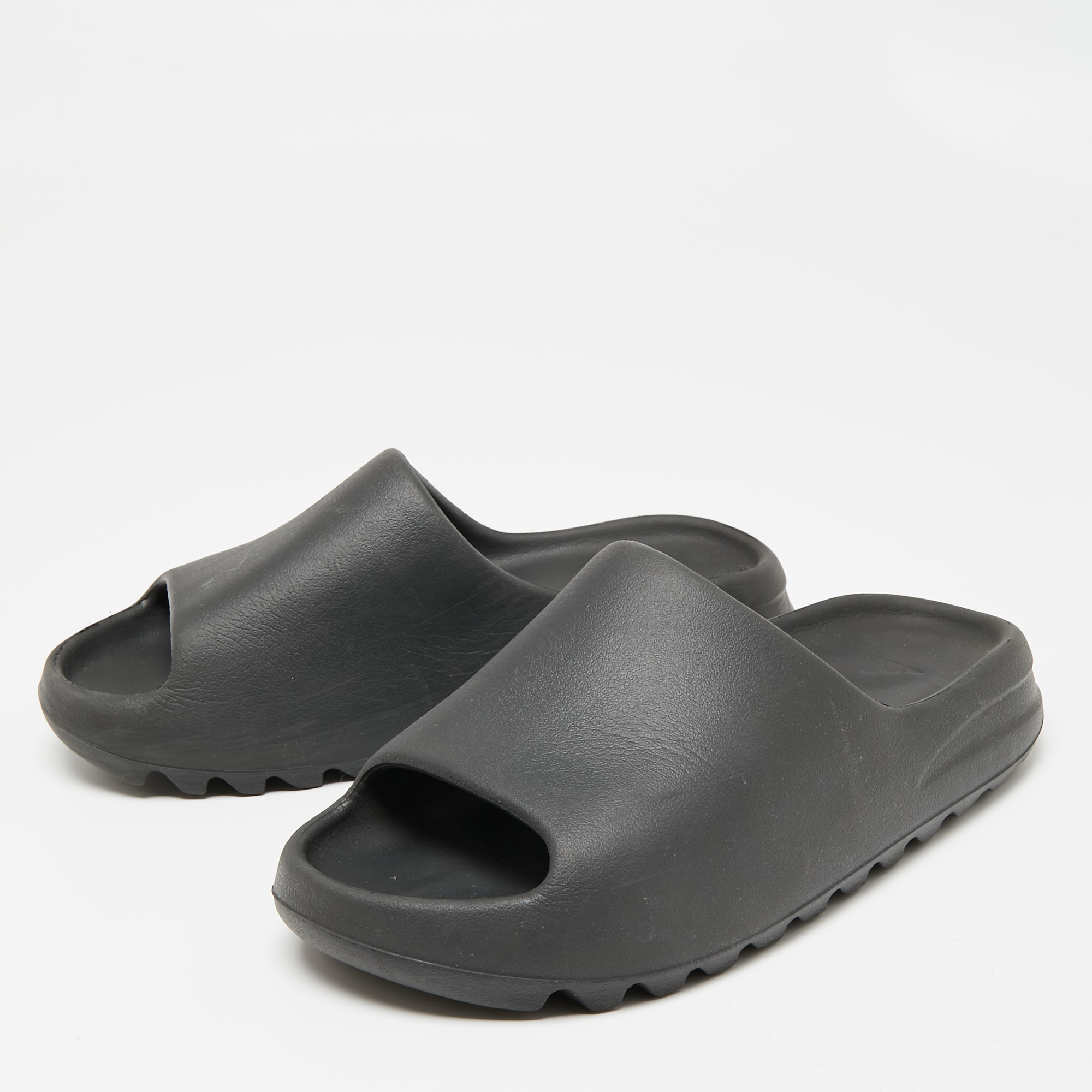 

Yeezy Black Rubber Onyx Slide Sandals Size