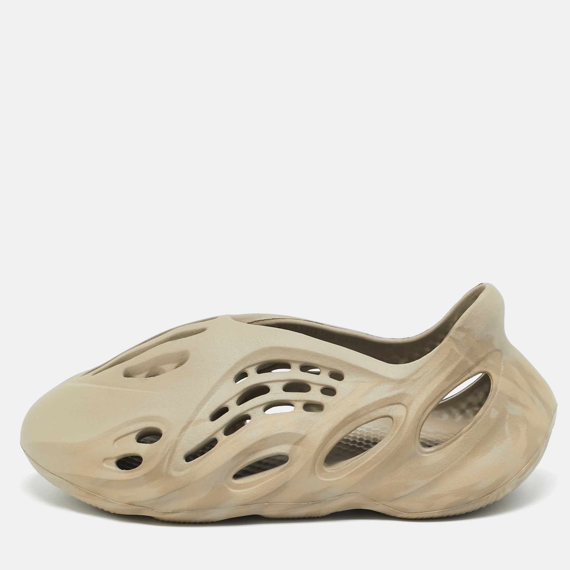 

Yeezy x Adidas Foam RNNR Stone Sage Size 43 Grey Rubber Slip On Sneakers