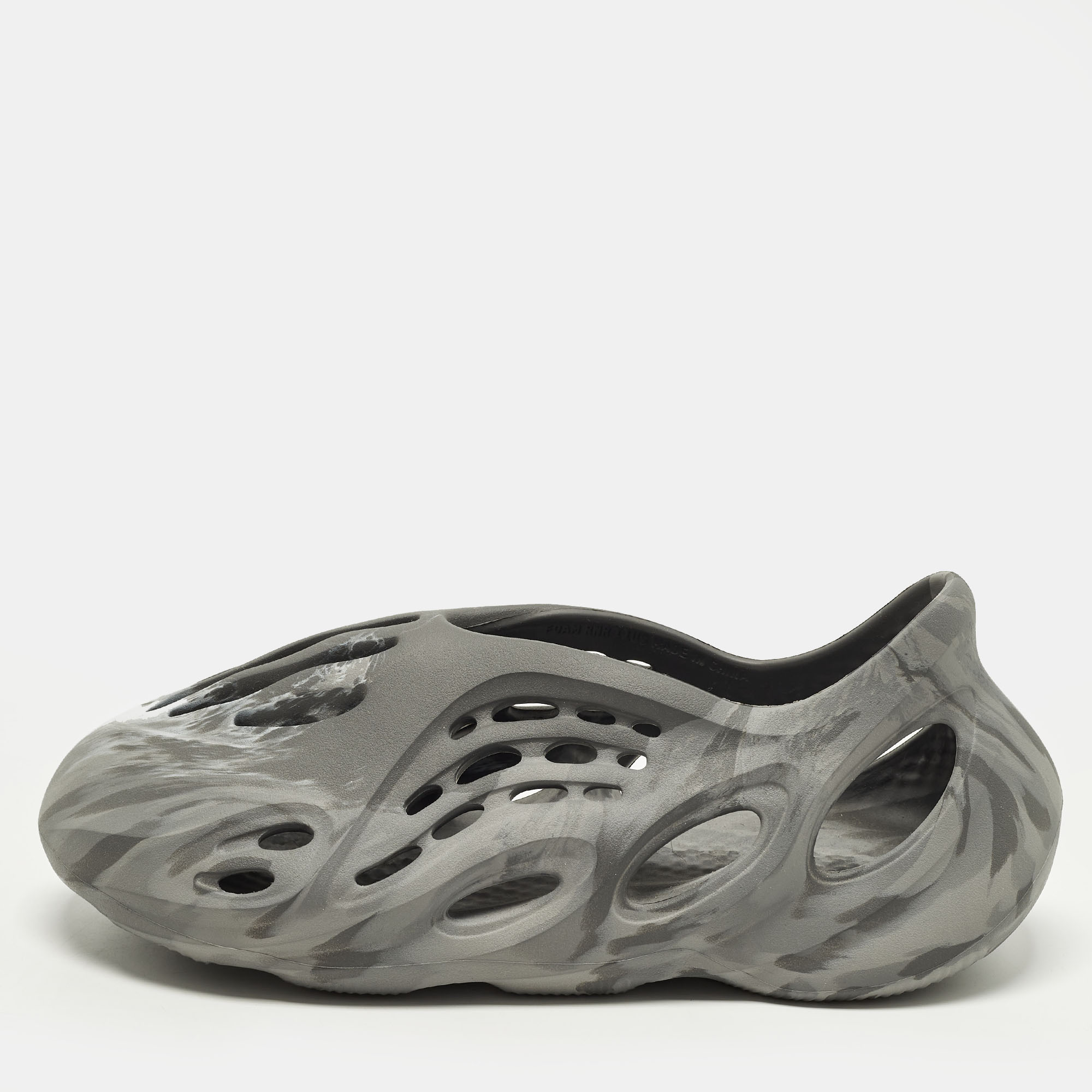 

Yeezy x Adidas Foam RNR MX Granite Size 46 Grey Rubber Slip On Sneakers