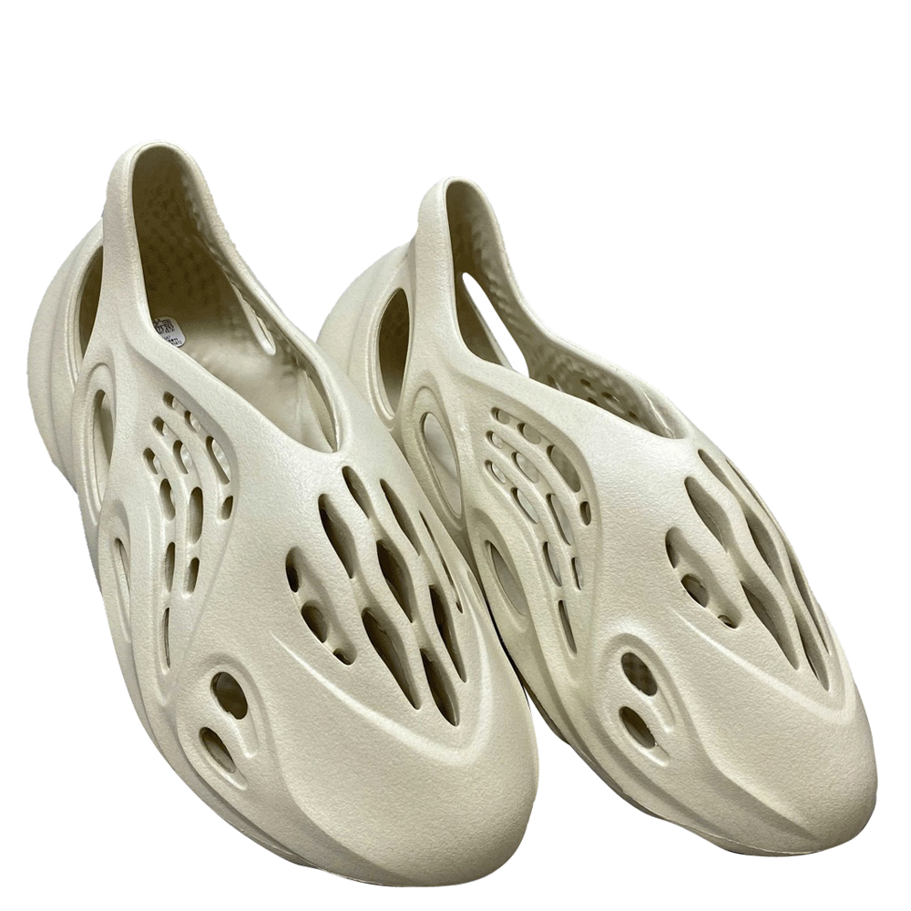 

Yeezy x Adidas Foam RNNR Sand Sneakers Size US 9 (EU, White