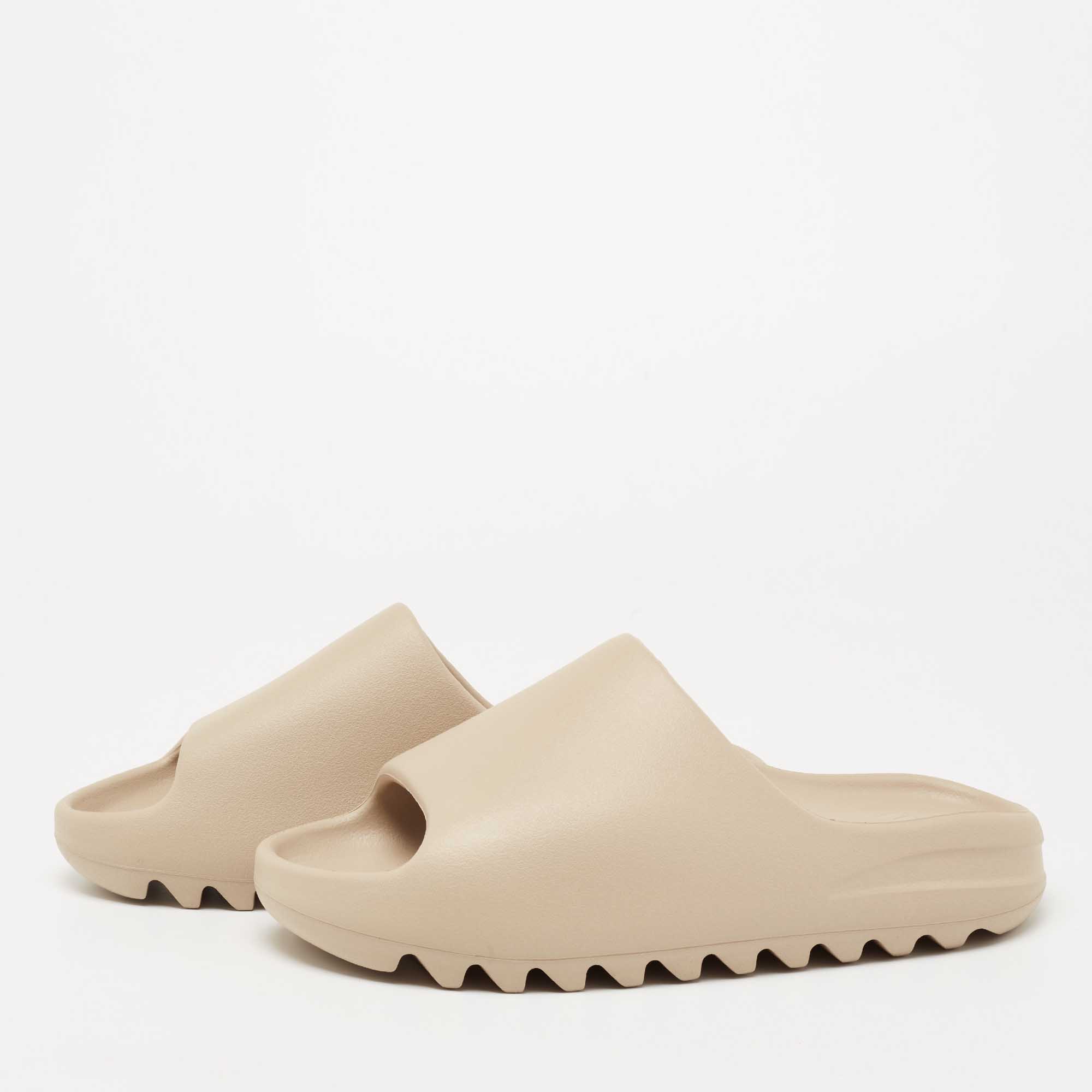

Yeezy x Adidas Beige Rubber 'Pure' Slide Sandals Size