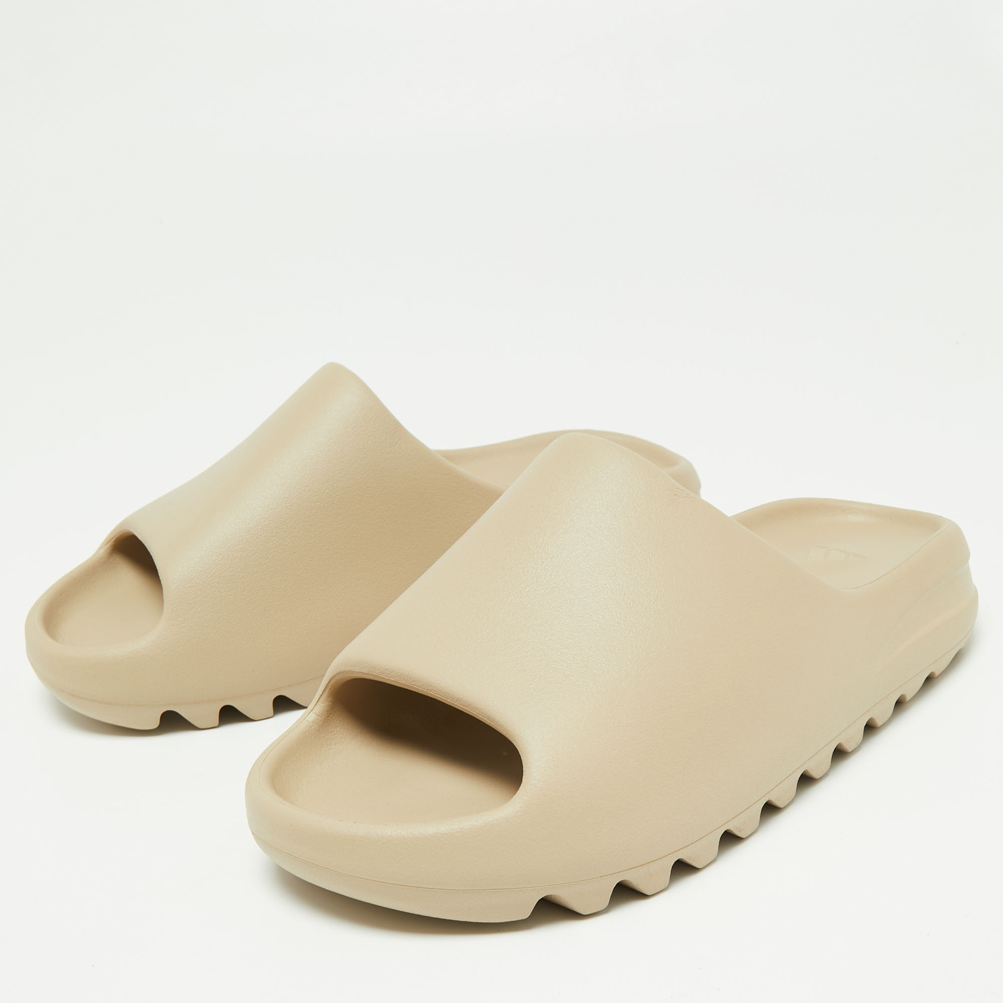 

Yeezy x Adidas Beige Rubber Slide Pure Sandals Size