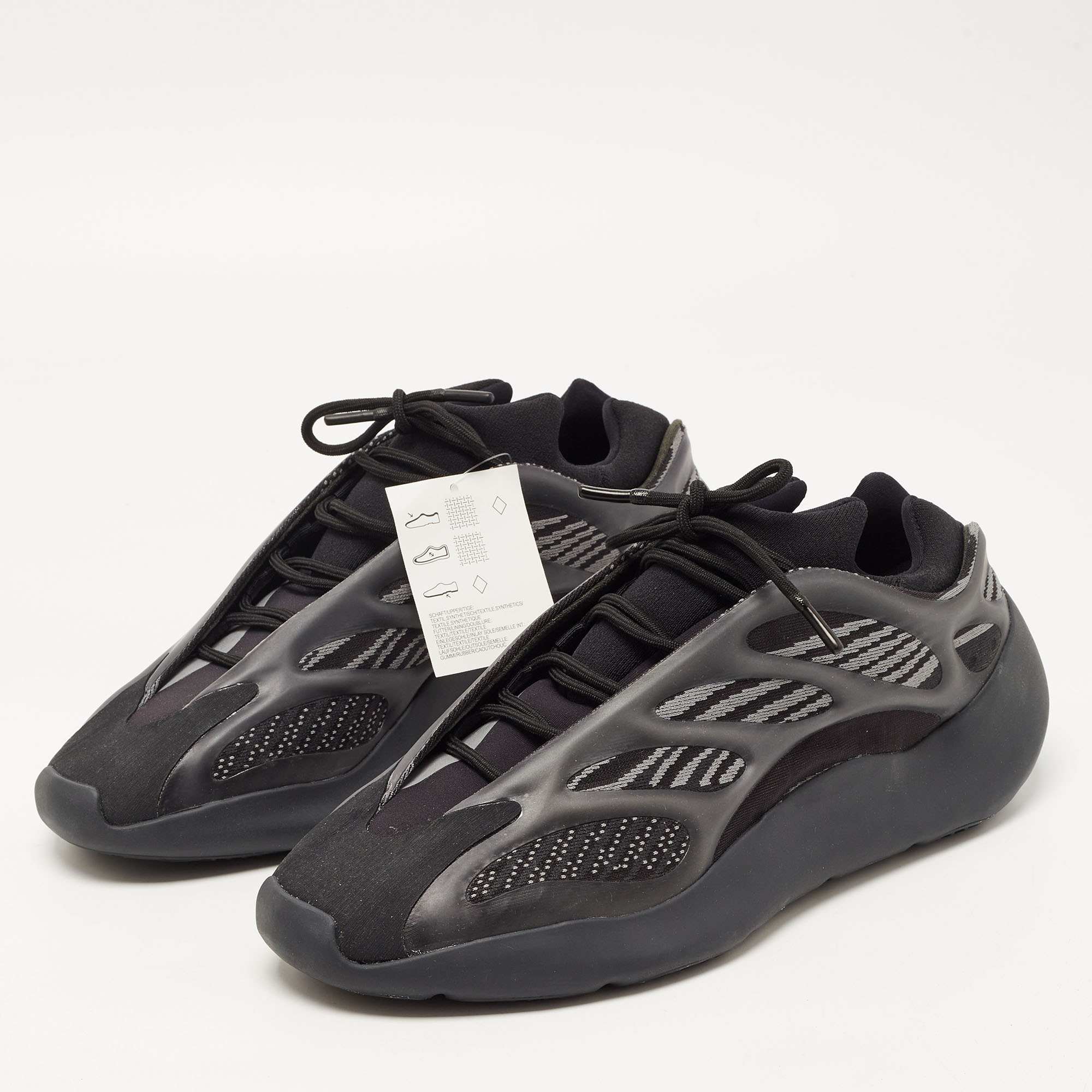 

Yeezy x adidas Black Rubber and Fabric Yeezy 700 V3 alvah Sneakers Size