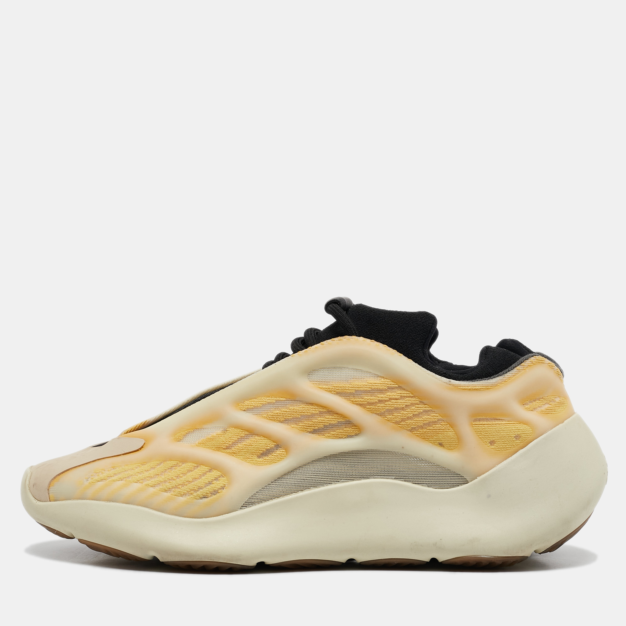 

Yeezy x Adidas Tricolor Mesh and Rubber 700 V3 Mono Safflower Sneakers Size 40 1/3, Beige