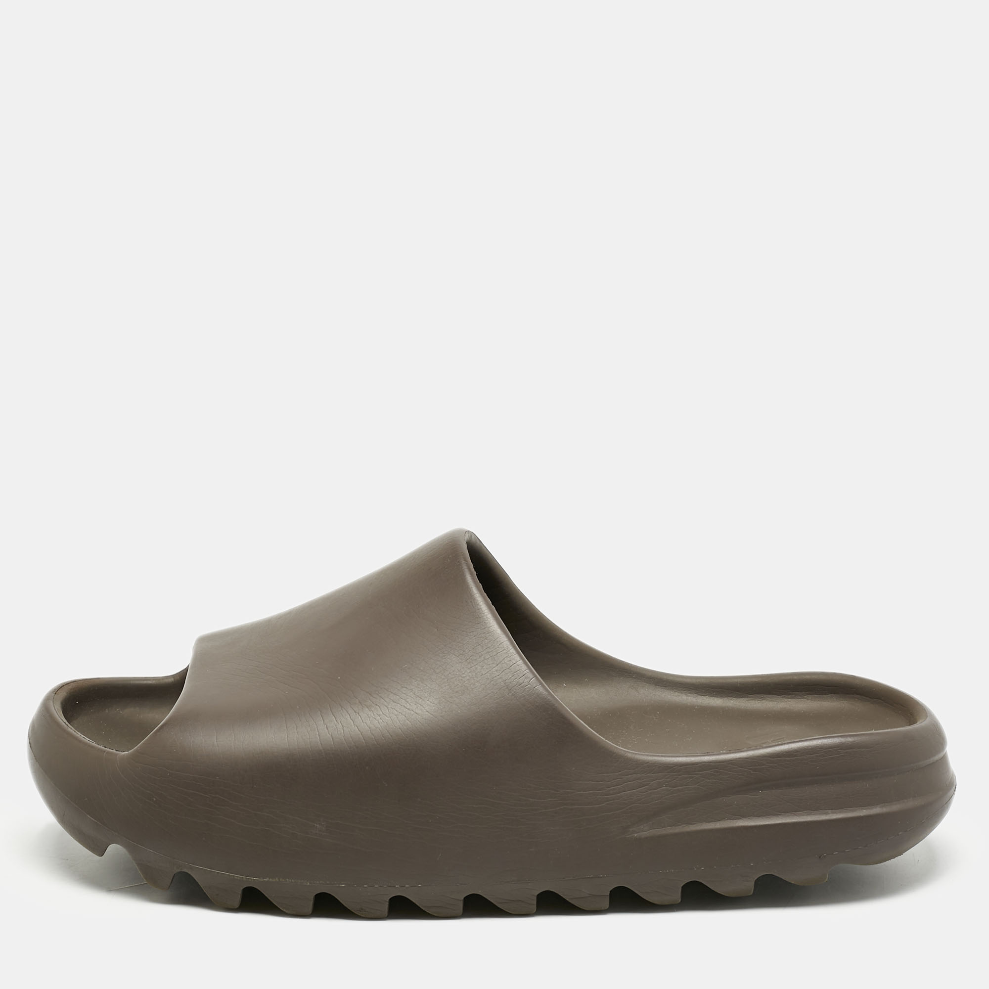 

Yeezy x Adidas Brown Rubber Onyx Slide Sandals Size 44