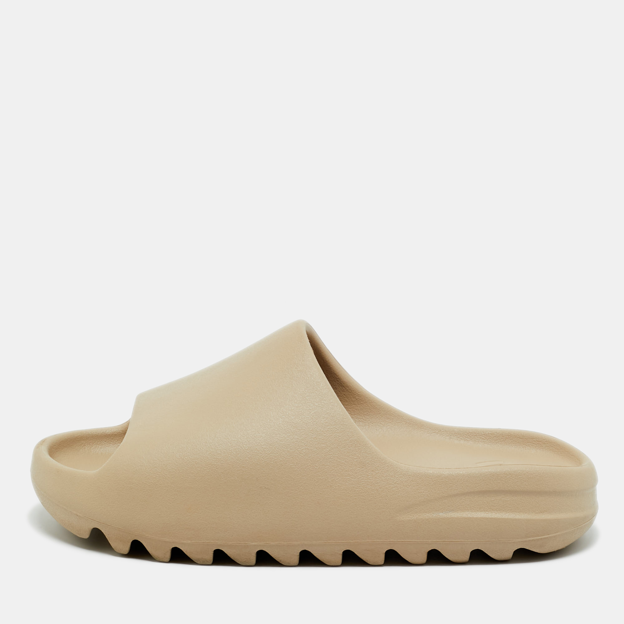 

Yeezy x Adidas Beige Rubber Pure Slides Size 43