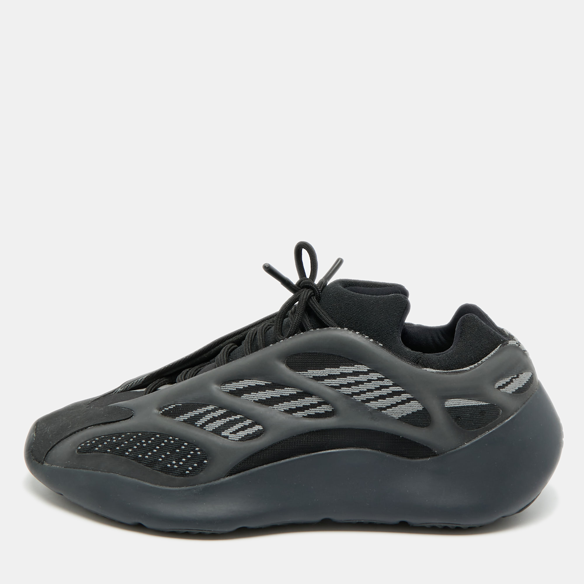 

Yeezy x Adidas Yeezy 700 V3 Size  Black/Grey Knit Fabric and Mesh Low Top Sneakers