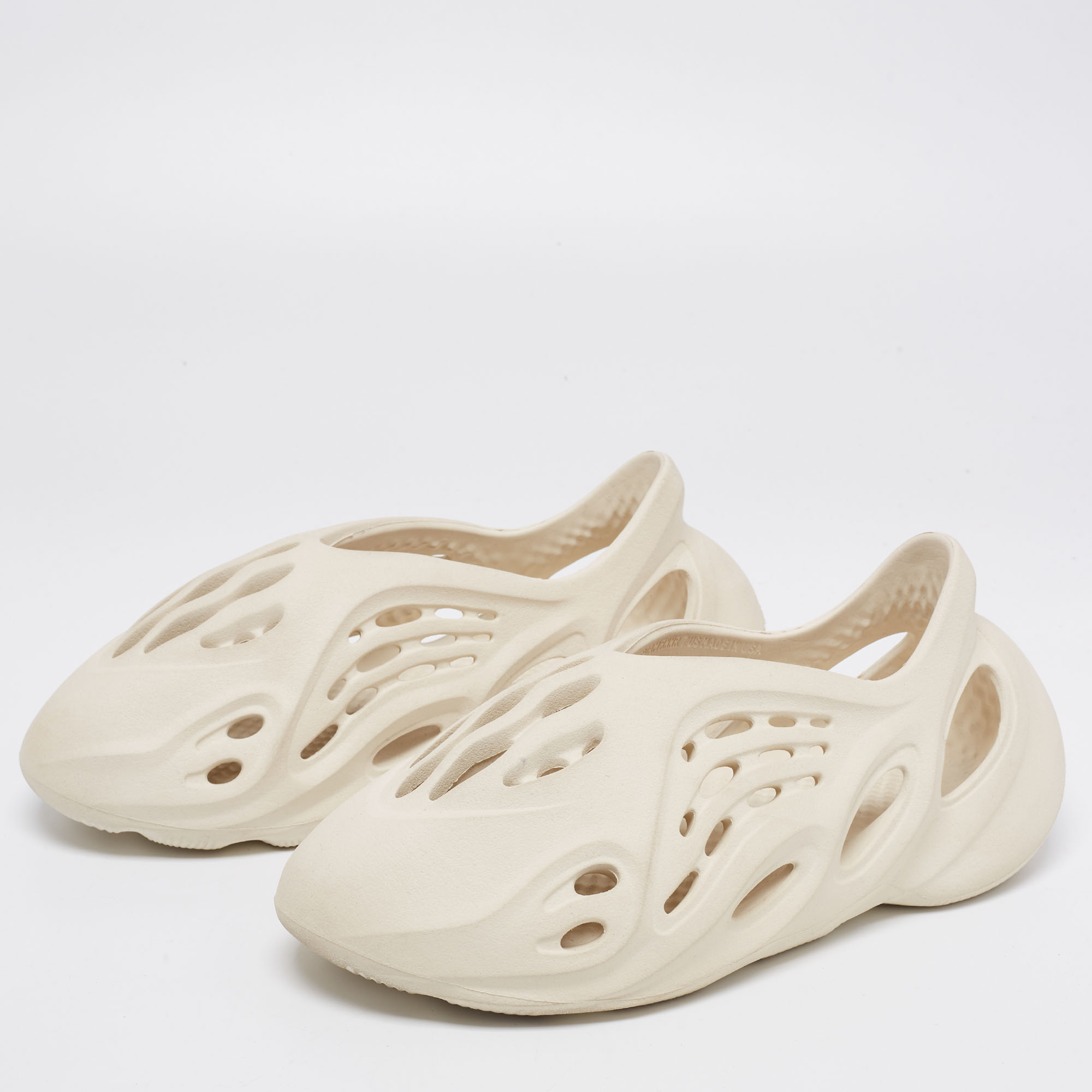 

Yeezy x Adidas White Rubber Foam Sand Runner Sneakers Size, Cream