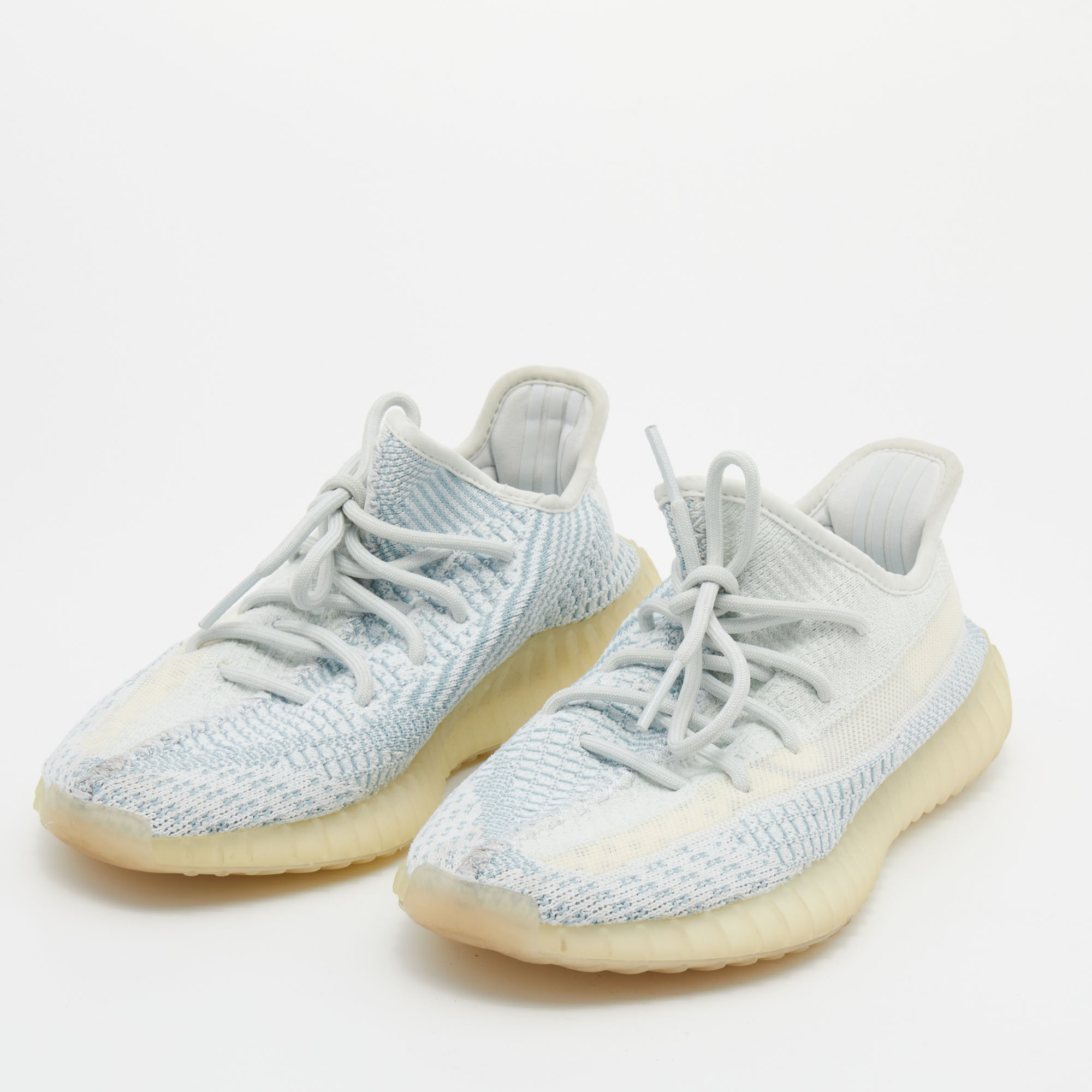 

Yeezy x adidas White/Blue Knit Fabric Boost 350 V2 Cloud White Sneakers Size 40 2/3