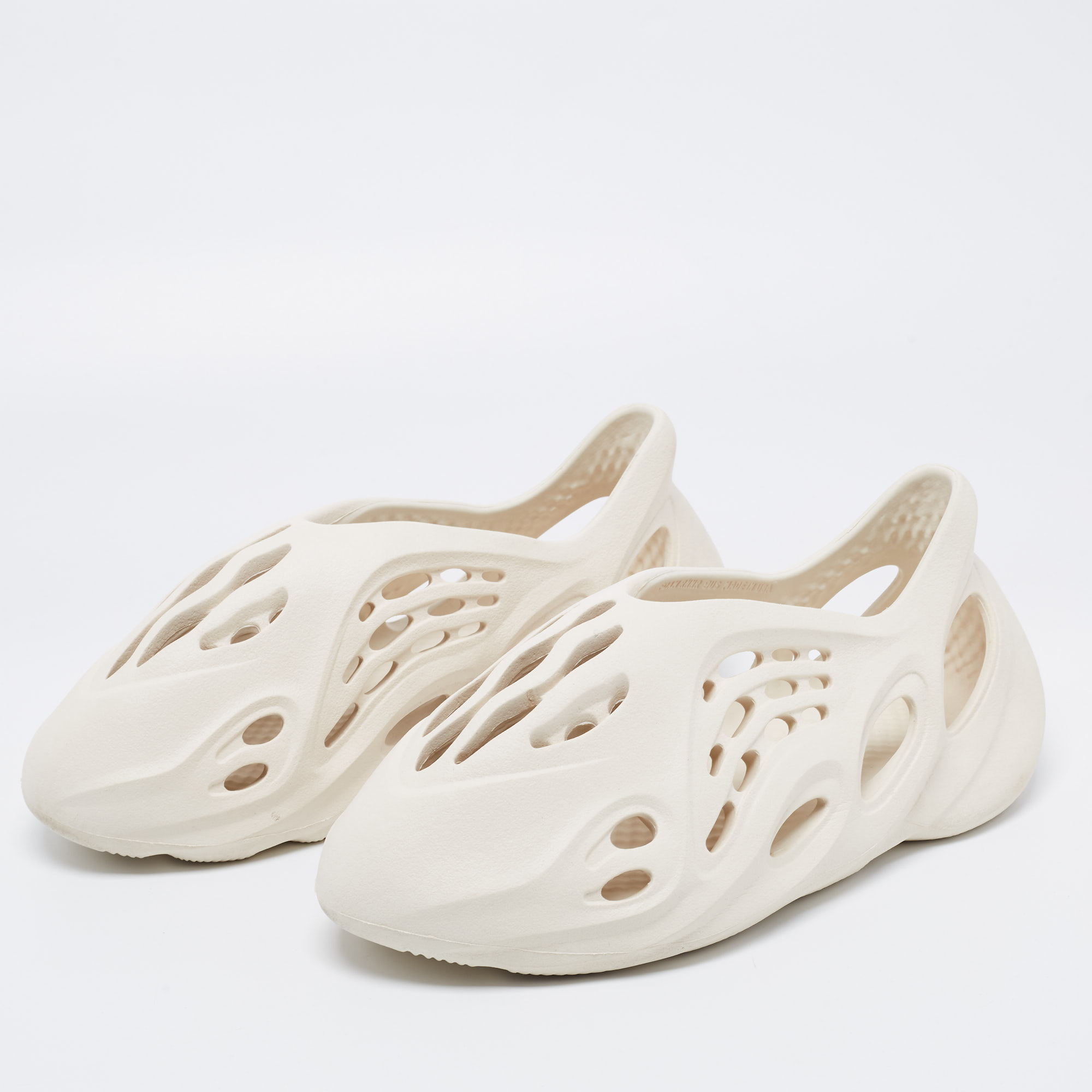 

Yeezy x Adidas Cream Foam RNNR Sand Sneakers Size 42 2/3