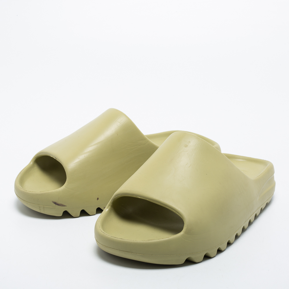 

Yeezy x Adidas Light Green Rubber Resin Slides Size