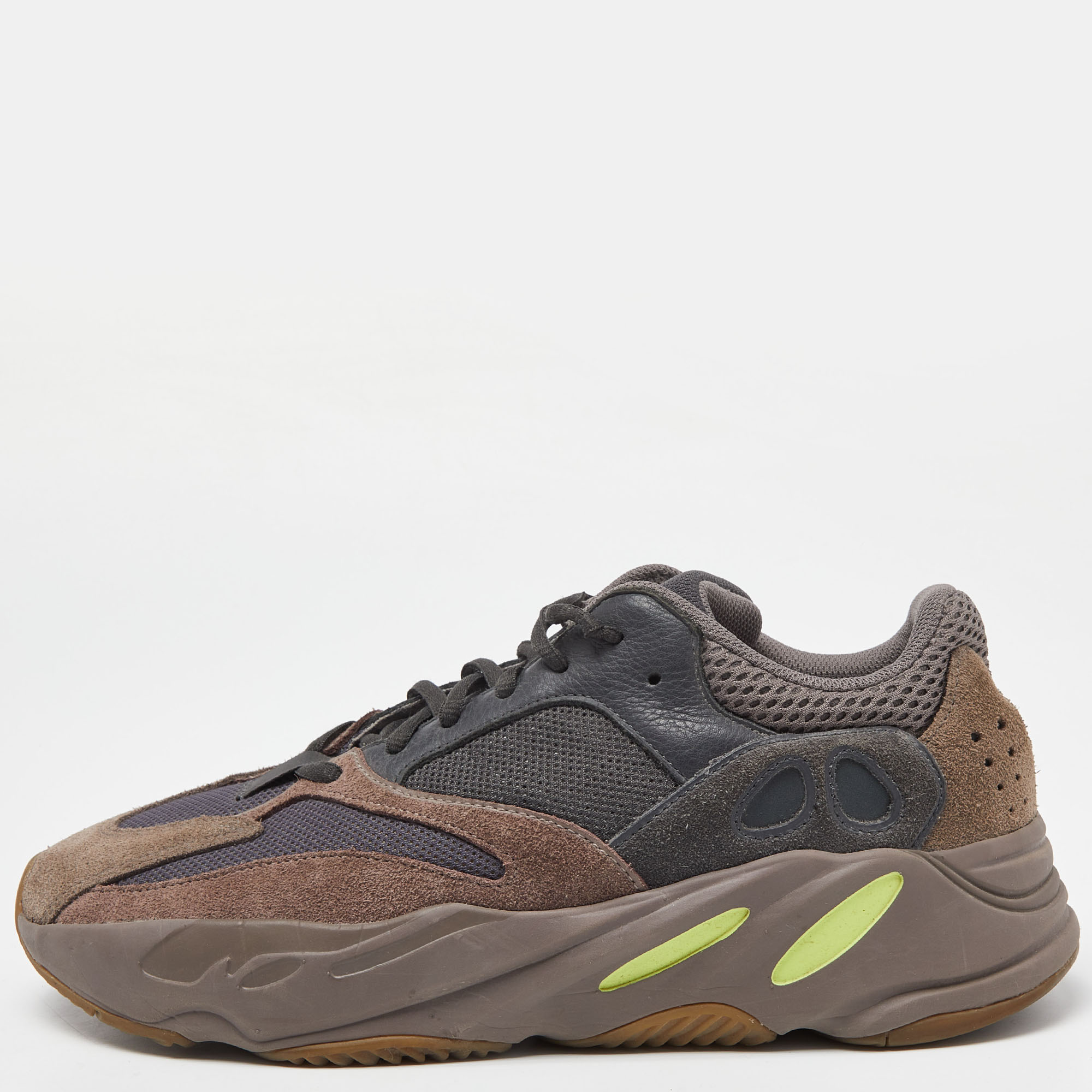 Coming in a classic silhouette these Yeezy x adidas sneakers are a seamless combination of luxury comfort and style. These sneakers are designed with signature details and comfortable insoles.