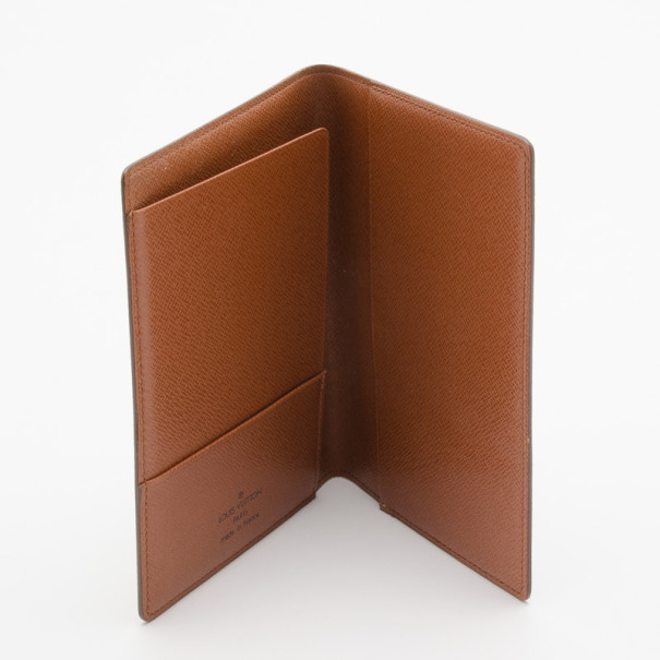 Louis Vuitton Brown Monogram Passport Cover Cloth ref.588025