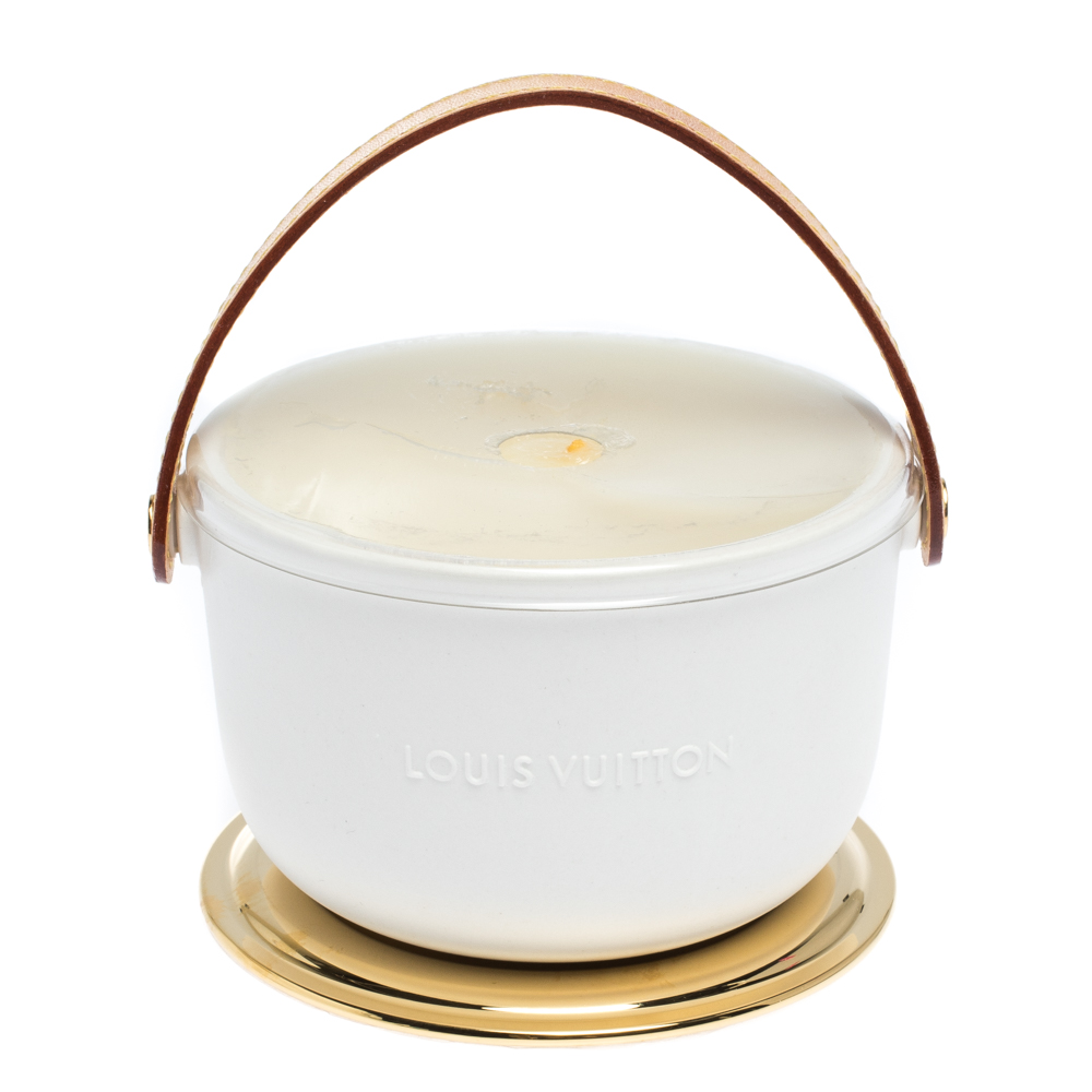 Louis Vuitton Feuilles D&#39;or Medium Perfumed Candle (Available for UAE Customers Only) Louis ...