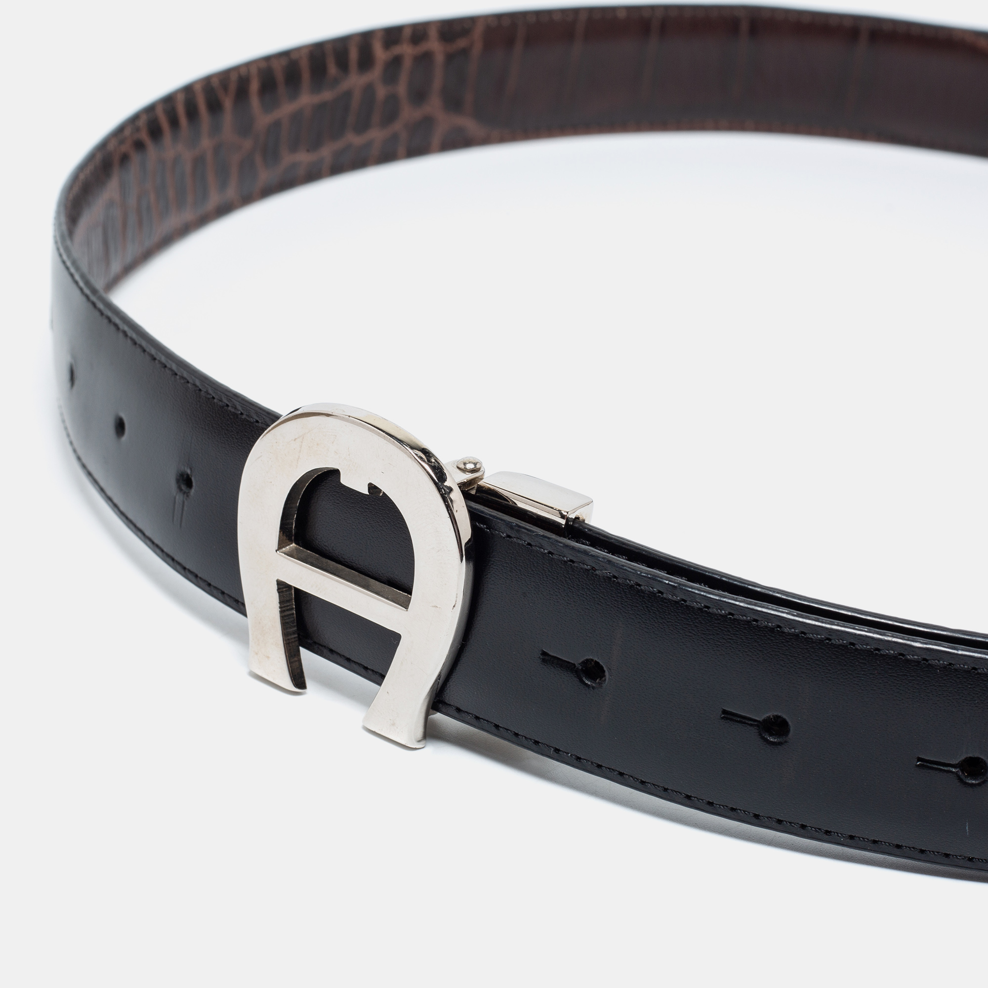 

Aigner Black/Dark Brown Croc Embossed and Leather Logo Reversible Cut To Size Belt