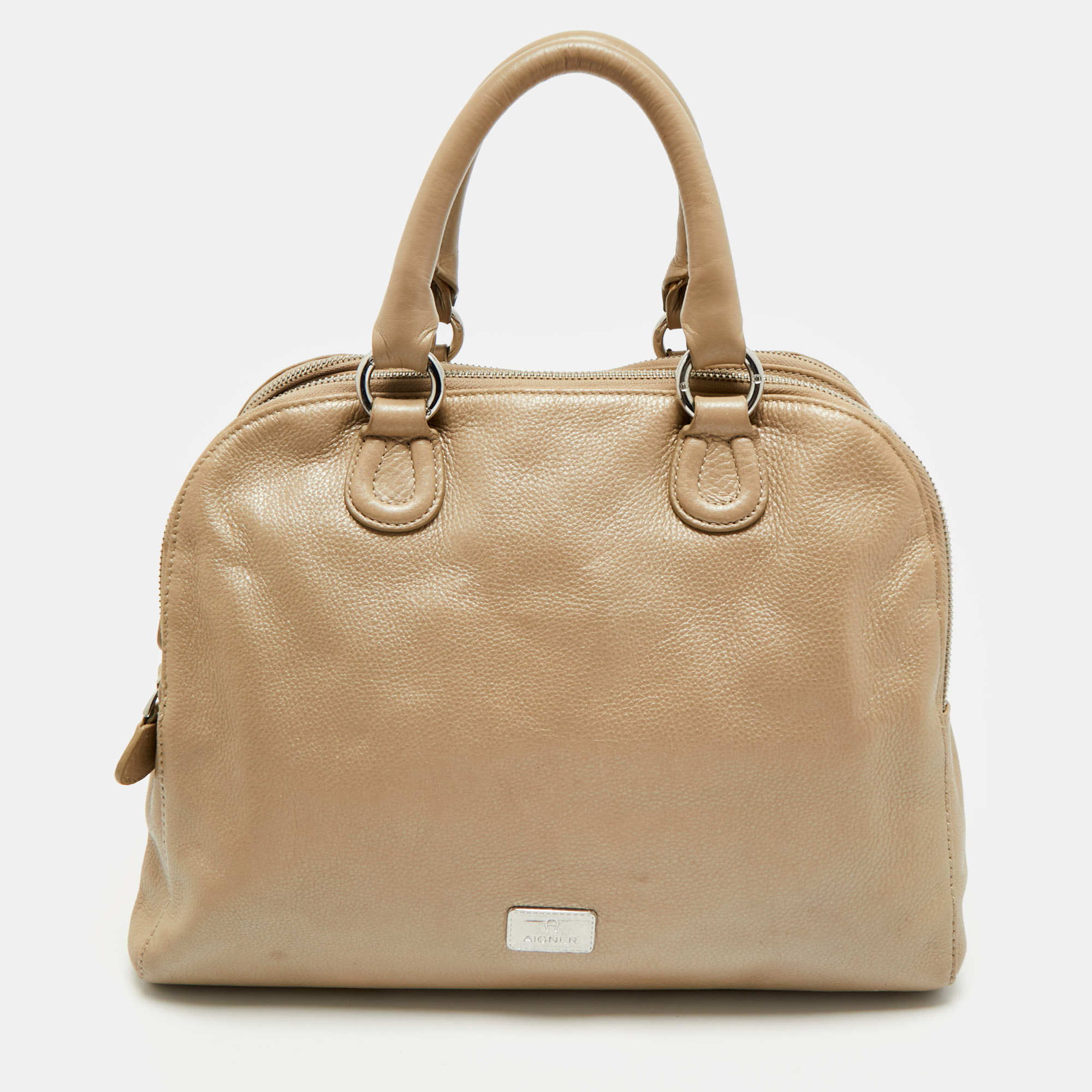 

Aigner Metallic Beige Leather Double Zip Dome Satchel