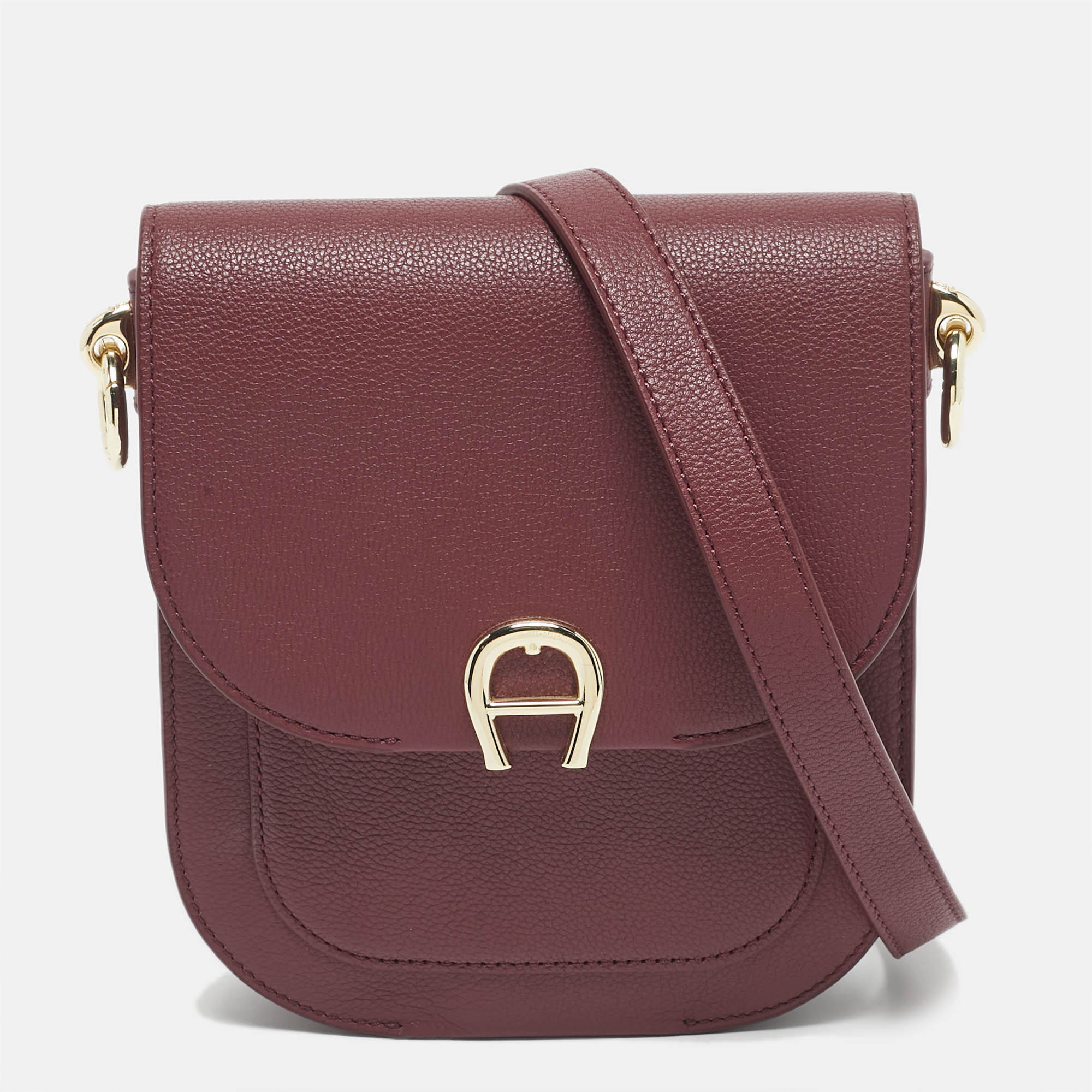 

Aigner Burgundy Leather  Ariana Crossbody Bag