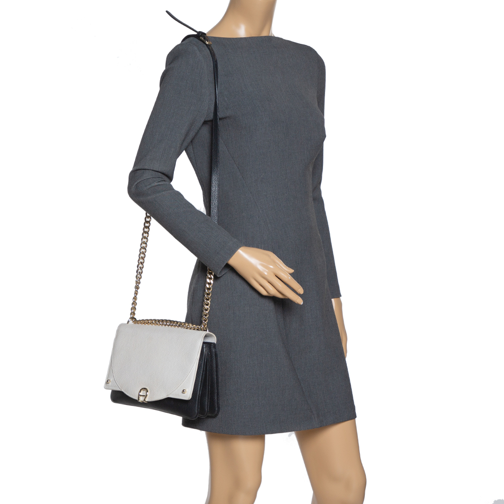 

Aigner Black/White Leather Diaodara Shoulder Bag