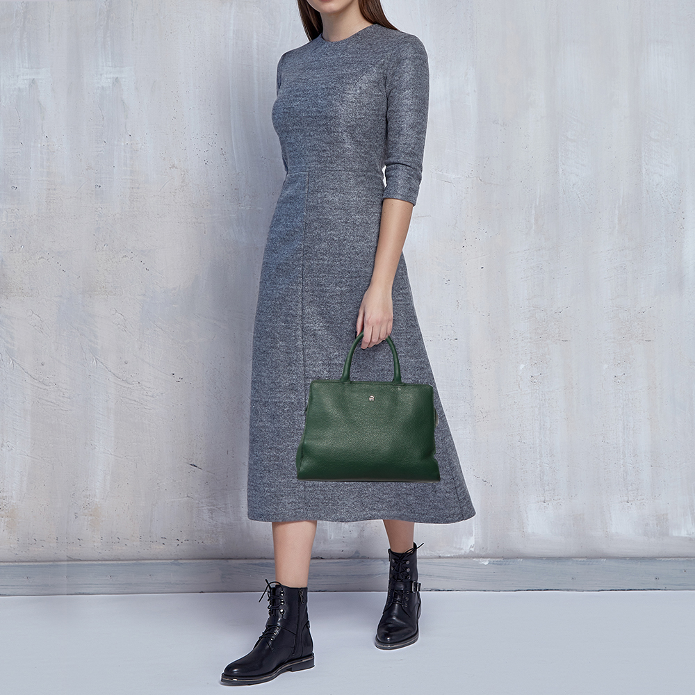 

Aigner Green Leather Tote