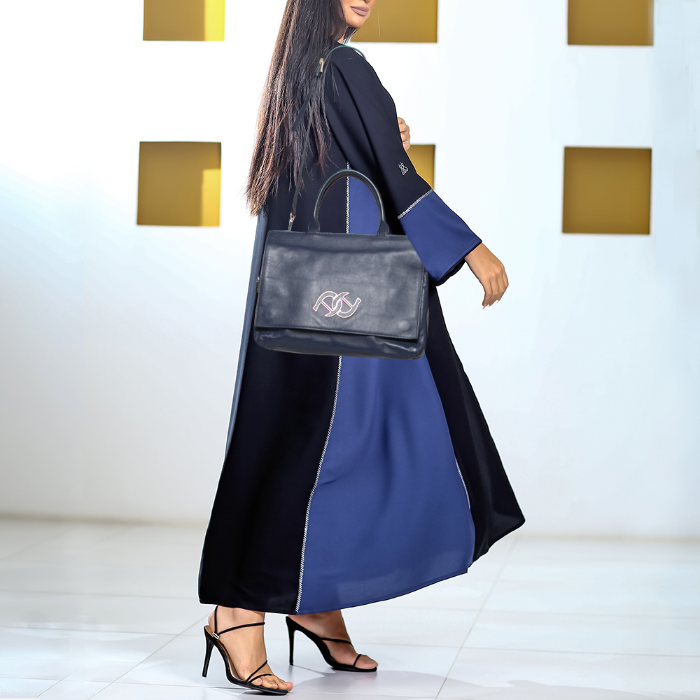 

Aigner Blue Leather Zip Tote