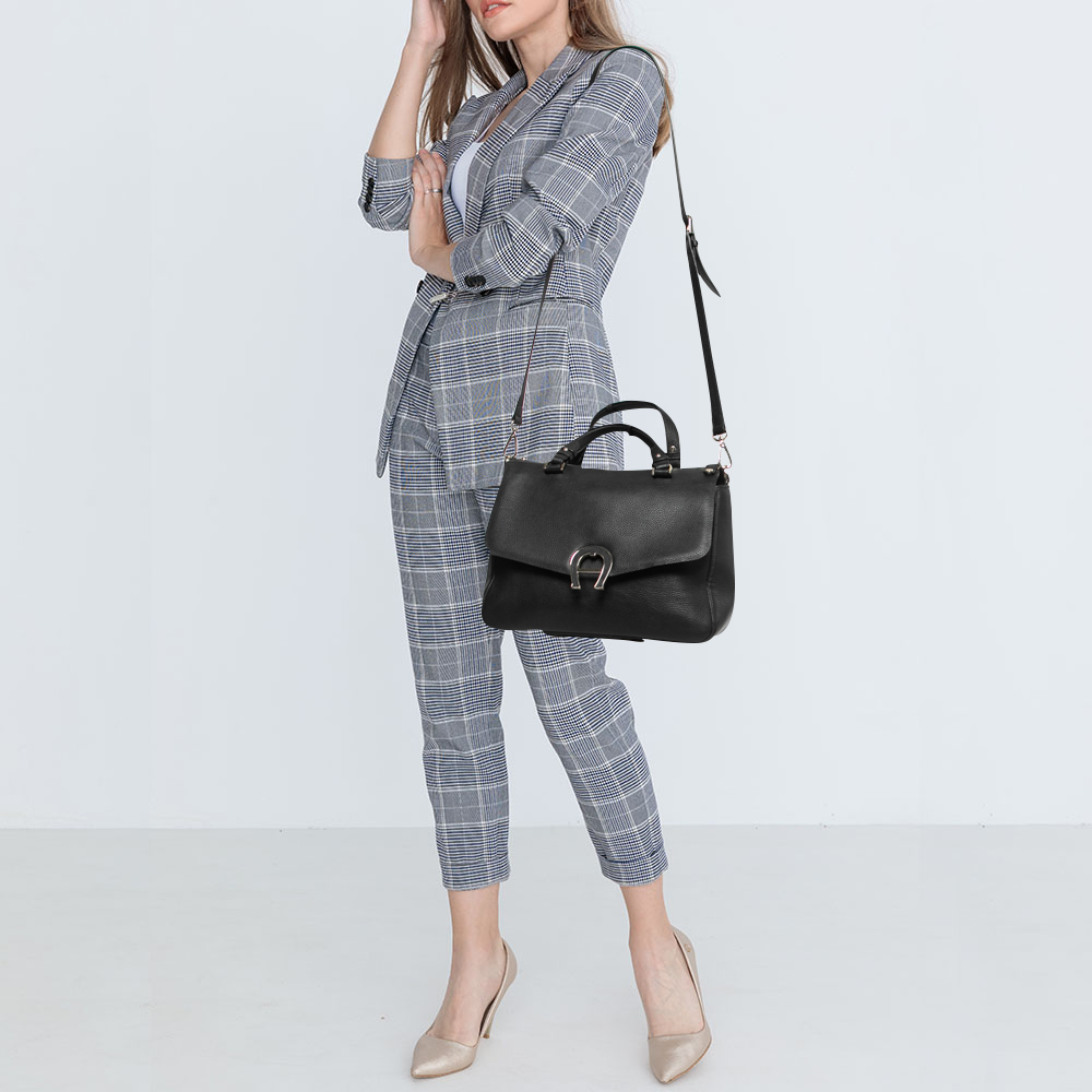 

Aigner Black Leather Zip Satchel