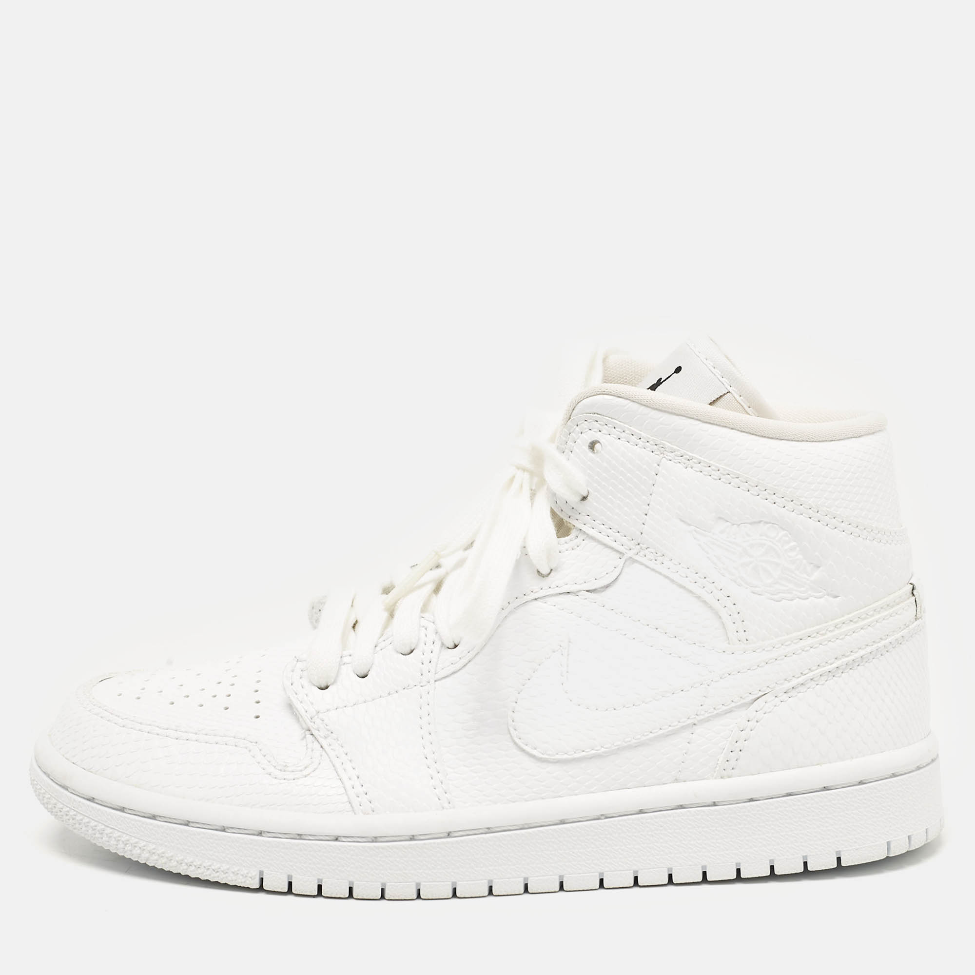 

Air Jordans White Leather Air Jordan 1 High Top Sneakers Size