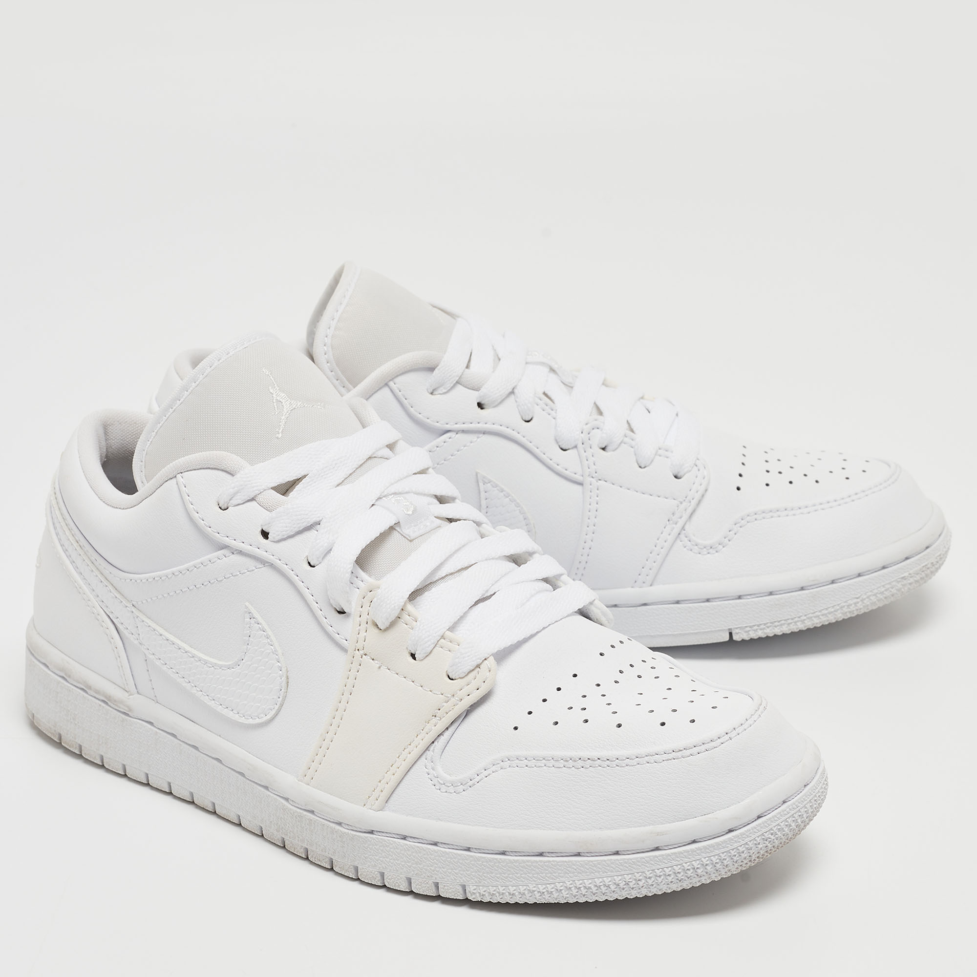 Pre Owned Air Jordans White Leather Jordan 1 Low Sneakers Size 40