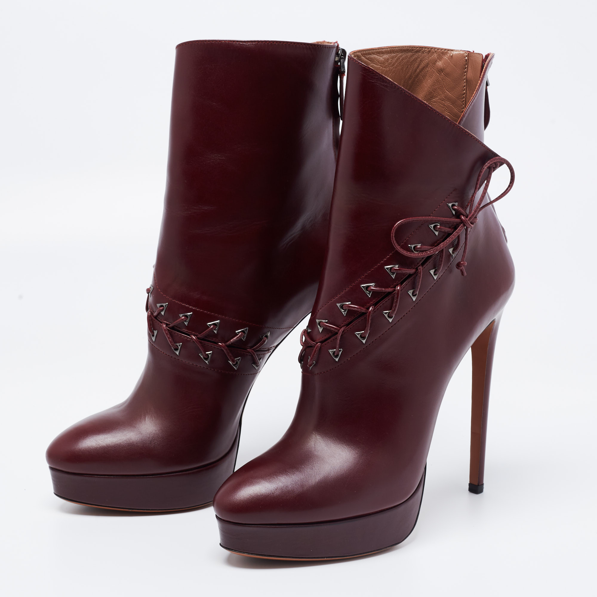 

Alaia Burgundy Leather Ankle Boots Size