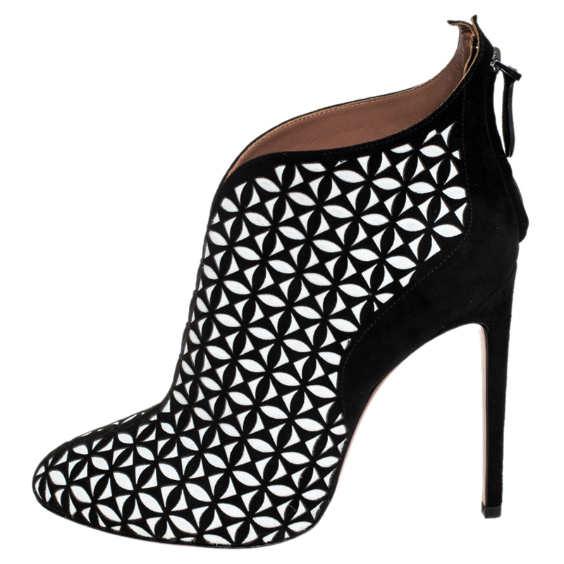 

Alaia Black/White Floral Cut Out Suede Booties Size