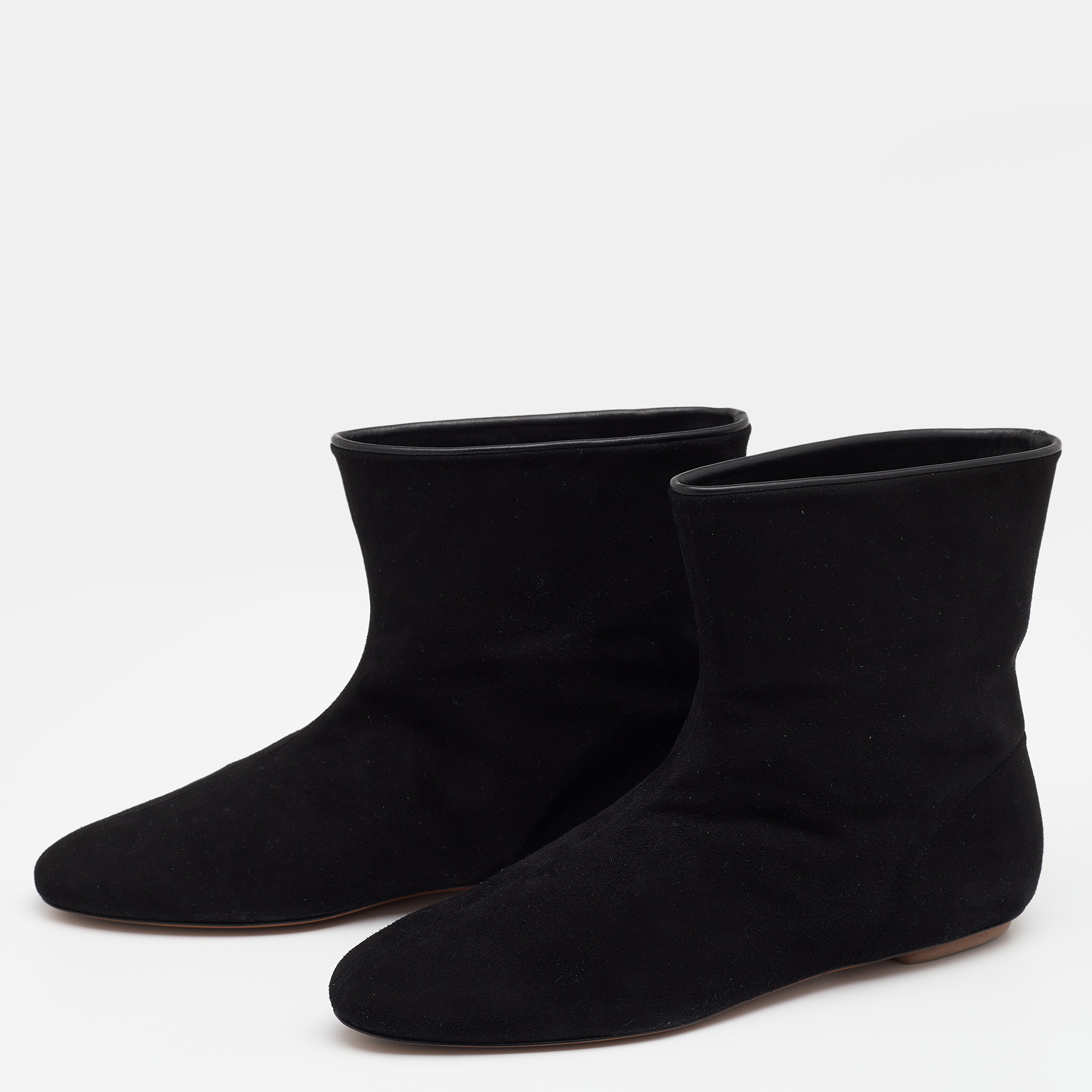 

Alaia Black Suede Ankle Length Boots Size