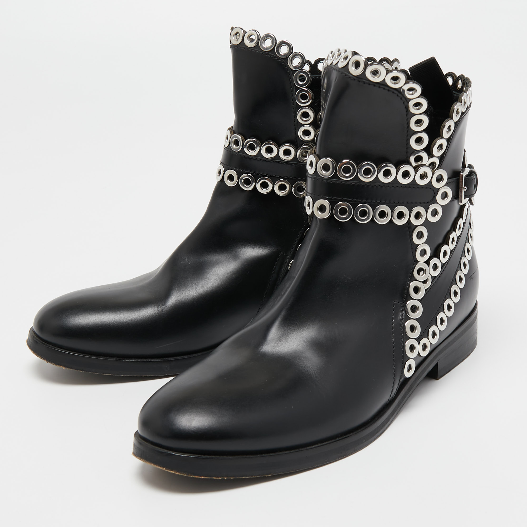 

Alaia Black Leather Studded Ankle Boots Size